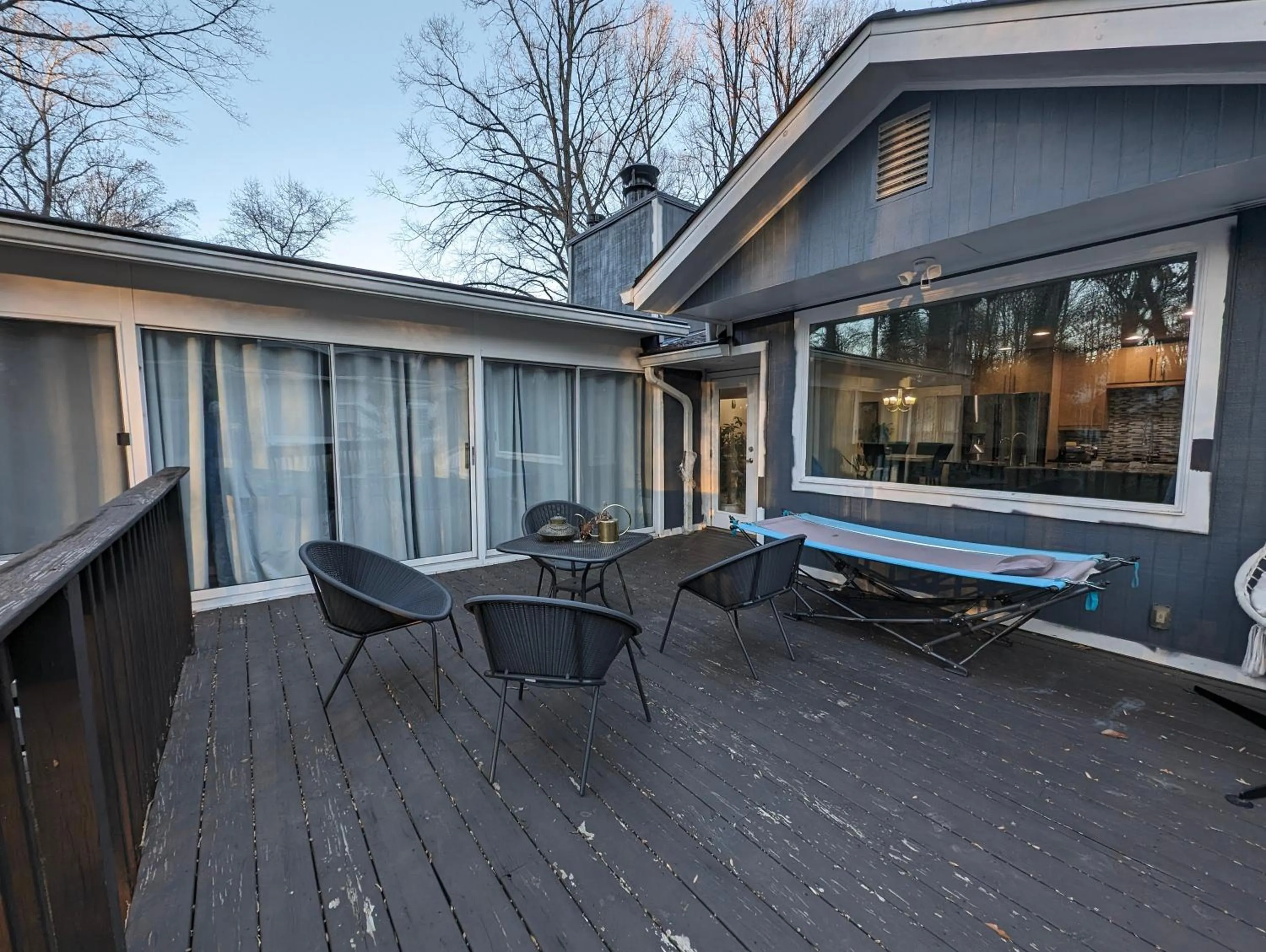 Property building in Modern Luxe Family & Groups Friendly Bungalow with Patio & Workspace