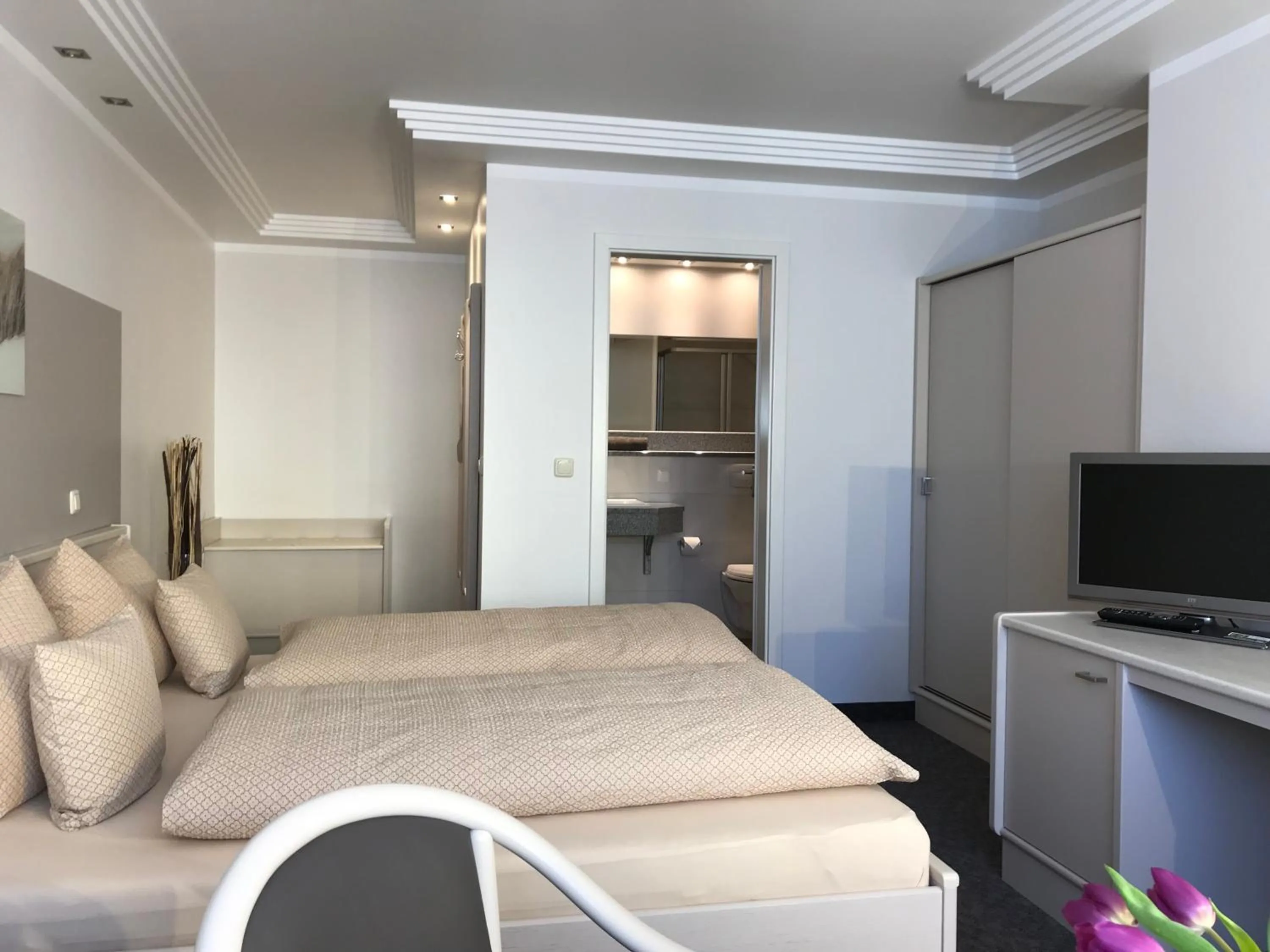 Photo of the whole room, Bed in Pension Villa Transvaal