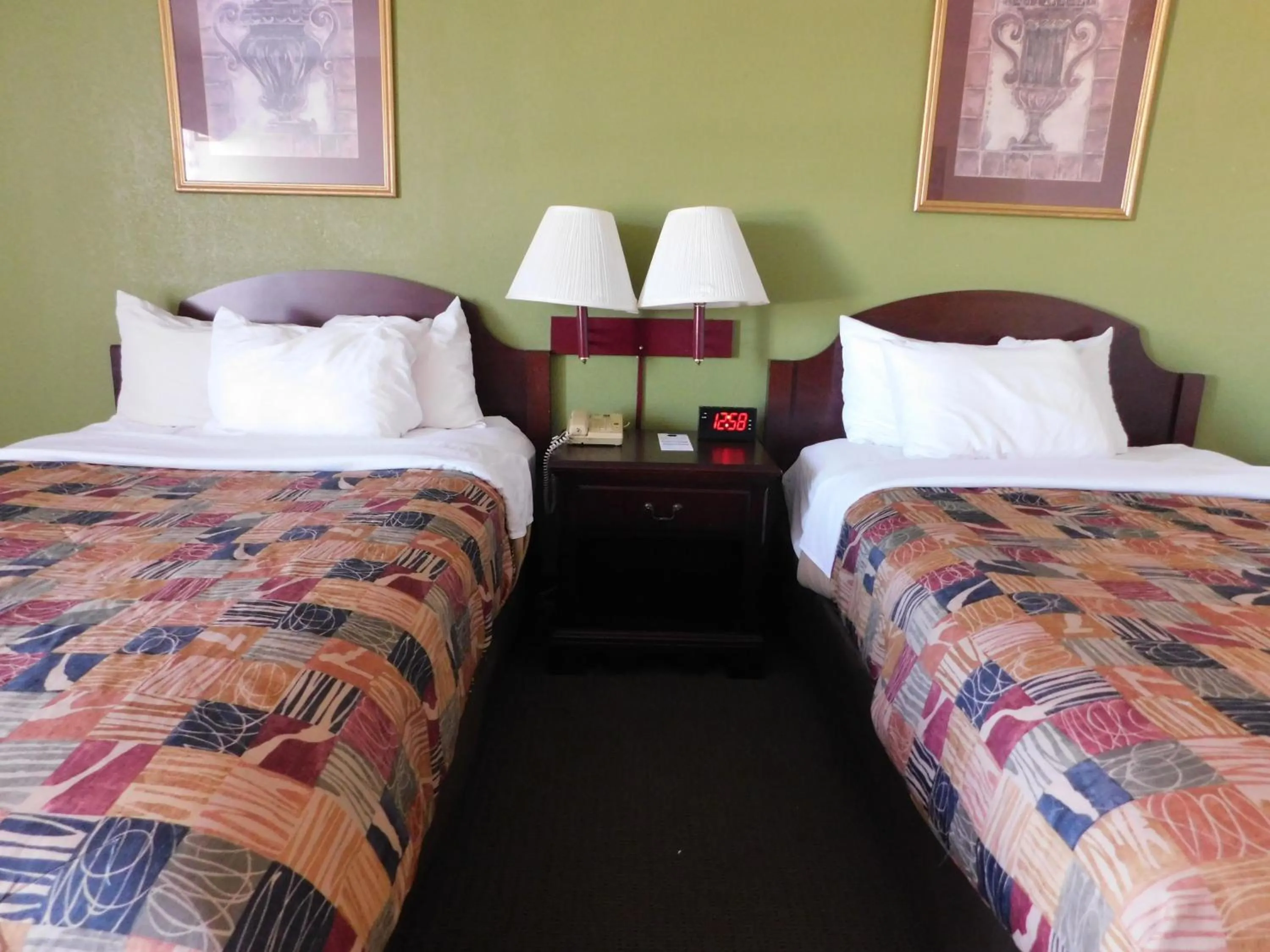 Double Room with Two Double Beds - Smoking in Quality Inn & Suites Thomasville I-85