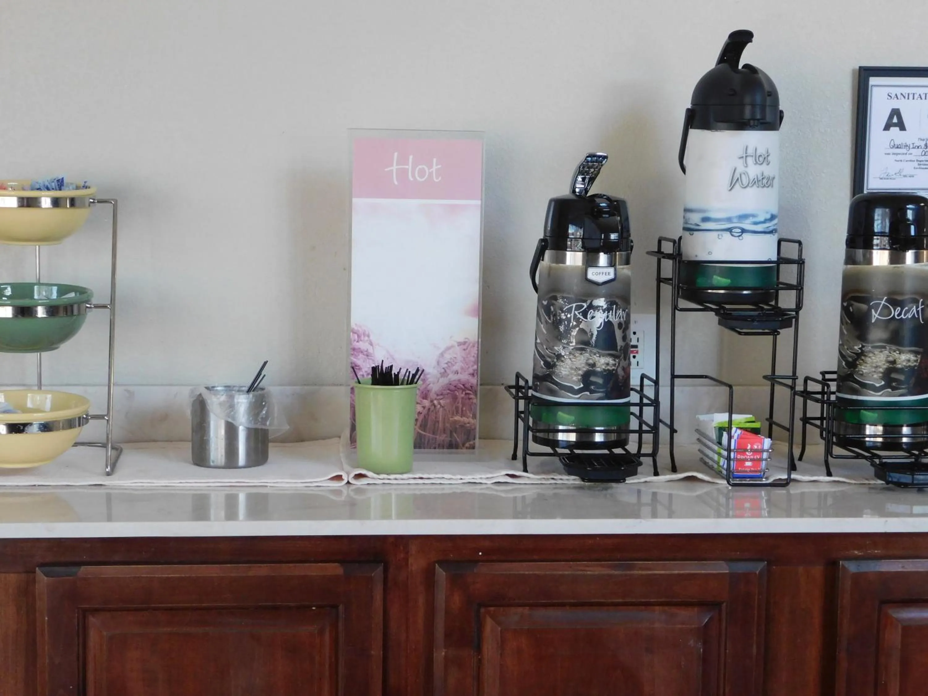 Coffee/tea facilities in Quality Inn & Suites Thomasville I-85