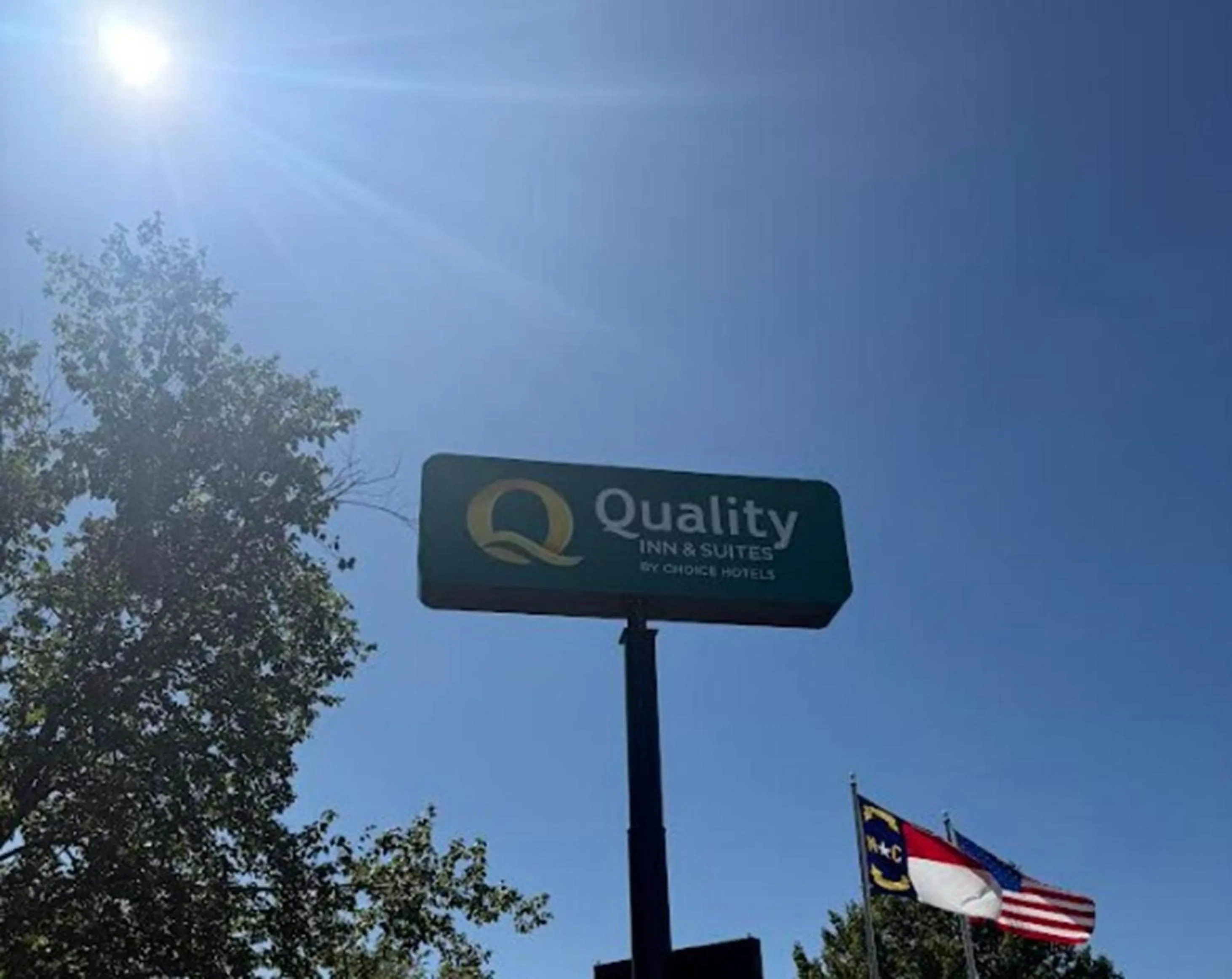 Logo/Certificate/Sign in Quality Inn & Suites Thomasville I-85