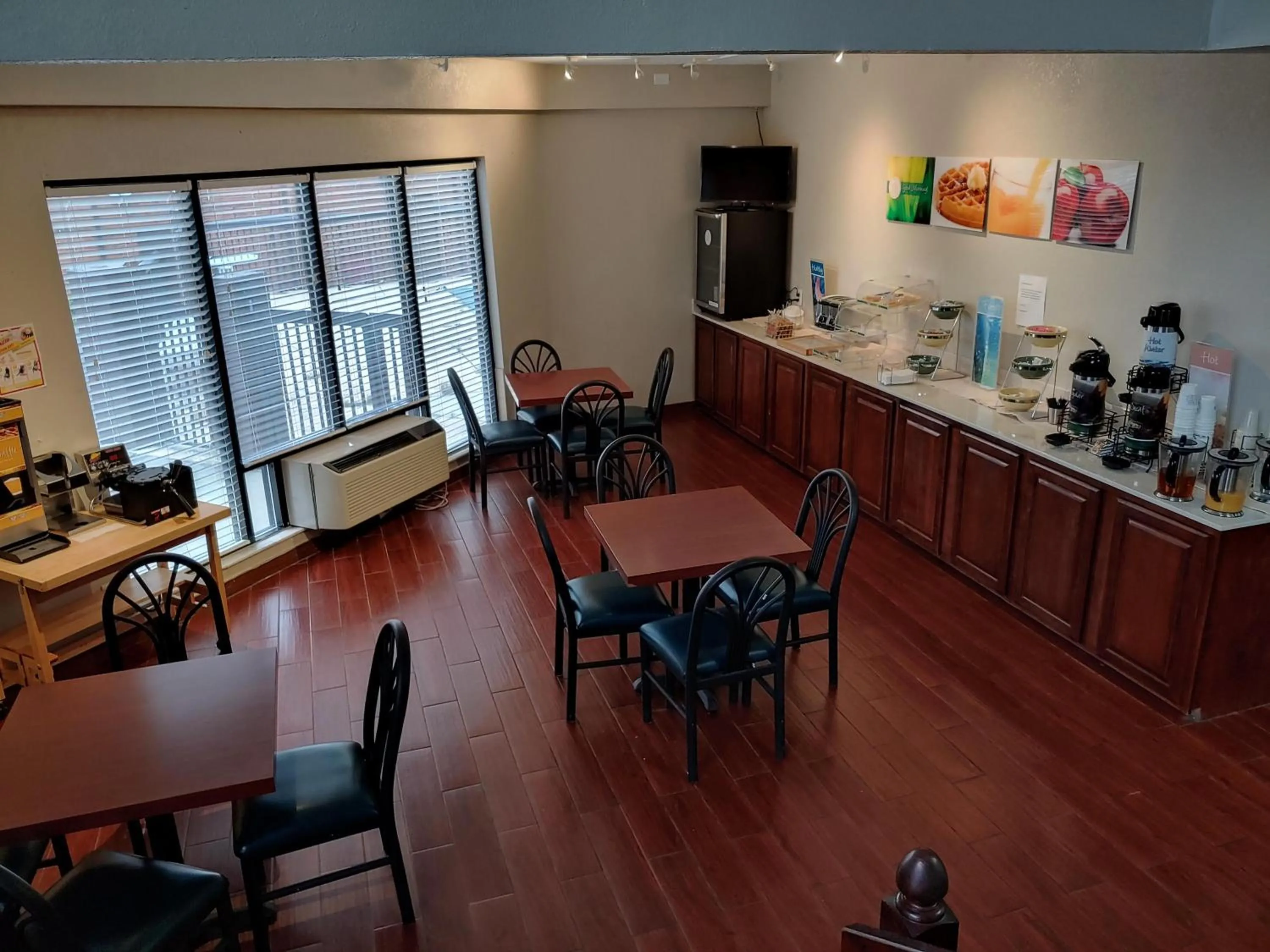 Restaurant/places to eat in Quality Inn & Suites Thomasville I-85