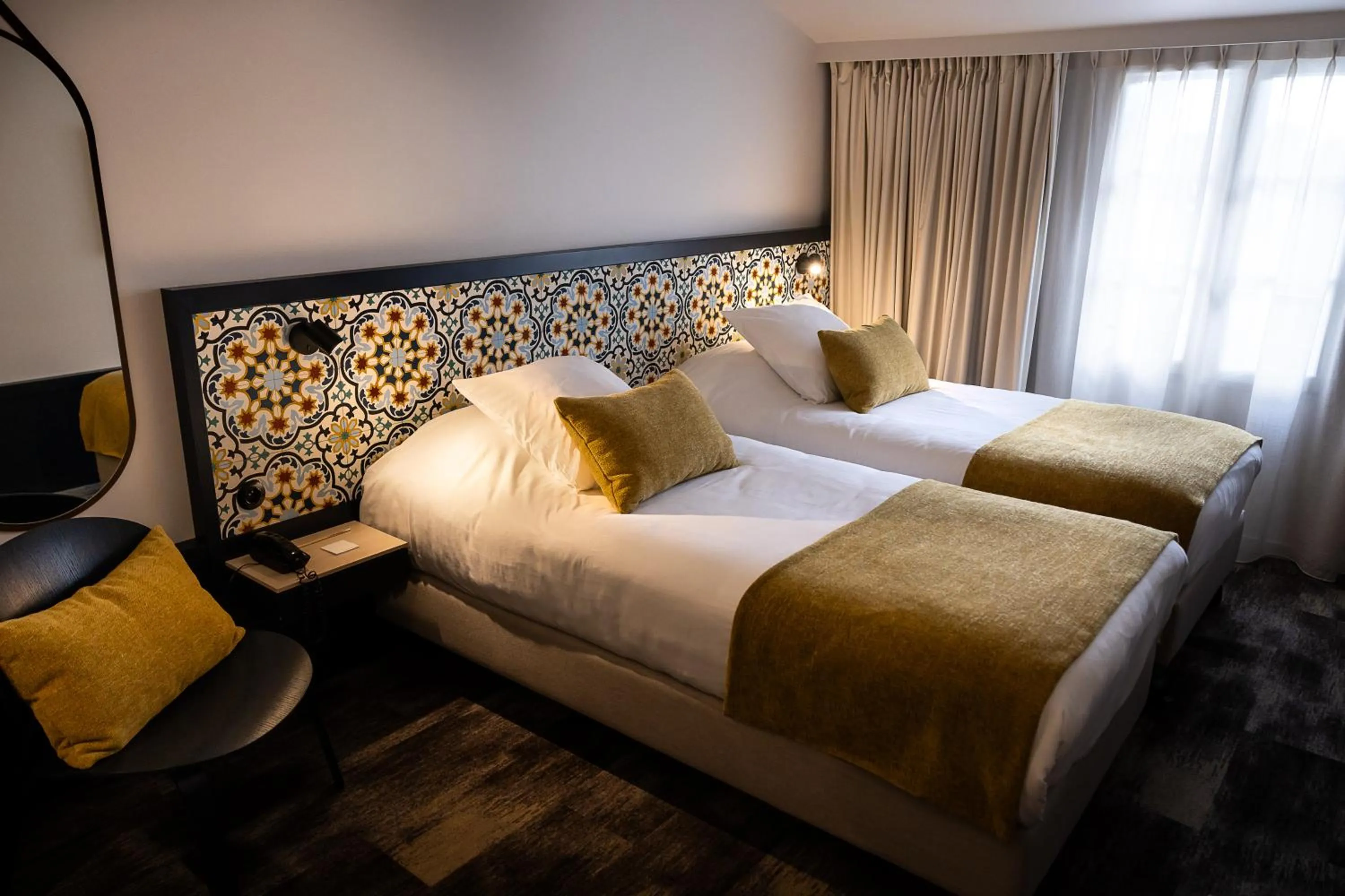 Property building, Bed in Le Saint-Nicolas