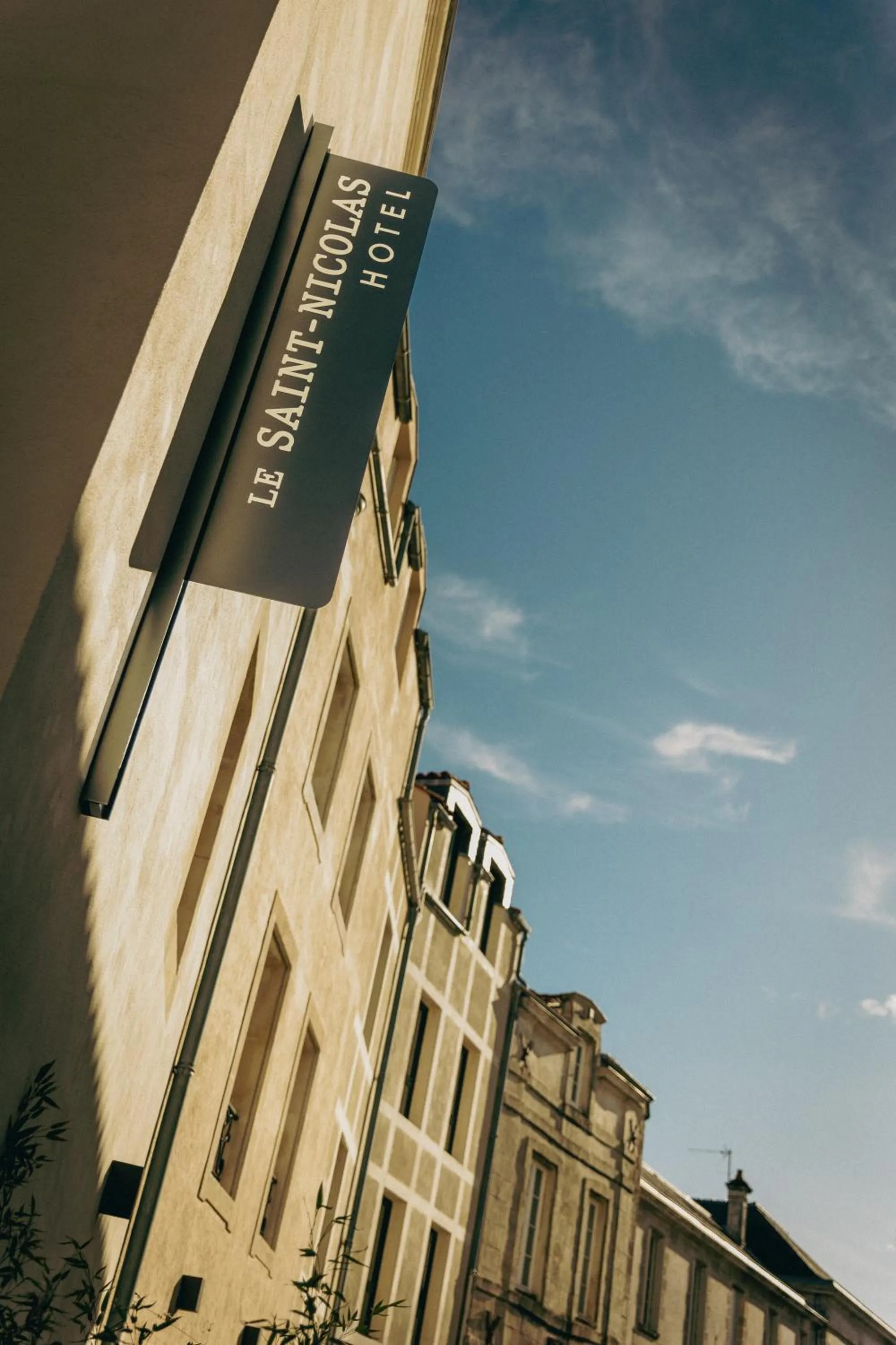 Property building in Le Saint-Nicolas