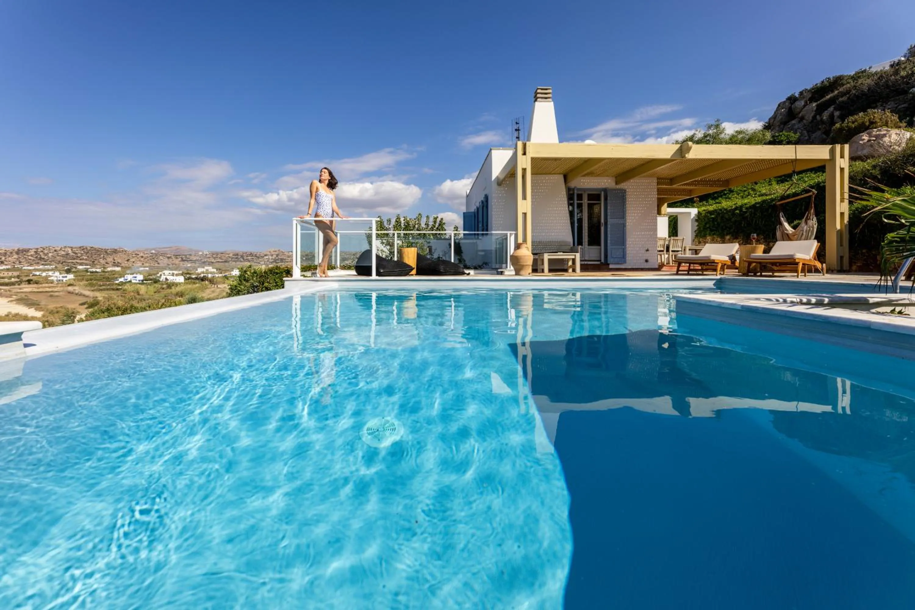 Swimming pool in Villa Paradise in Naxos