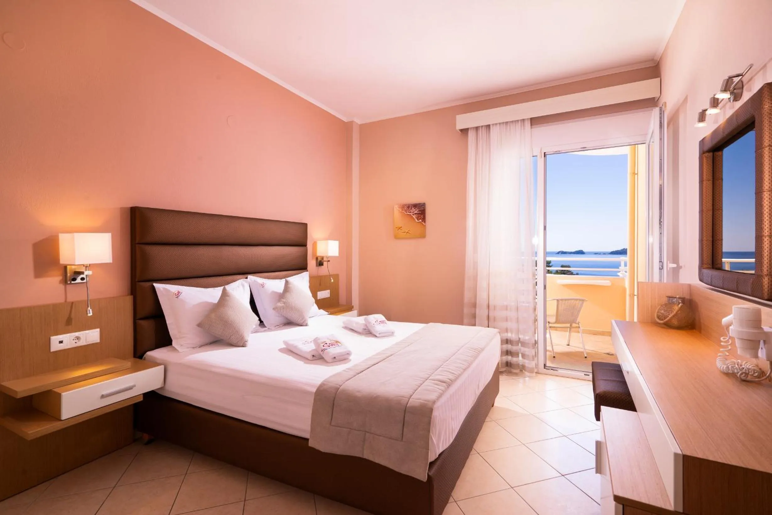 Photo of the whole room, Bed in Sunny Hotel Thassos