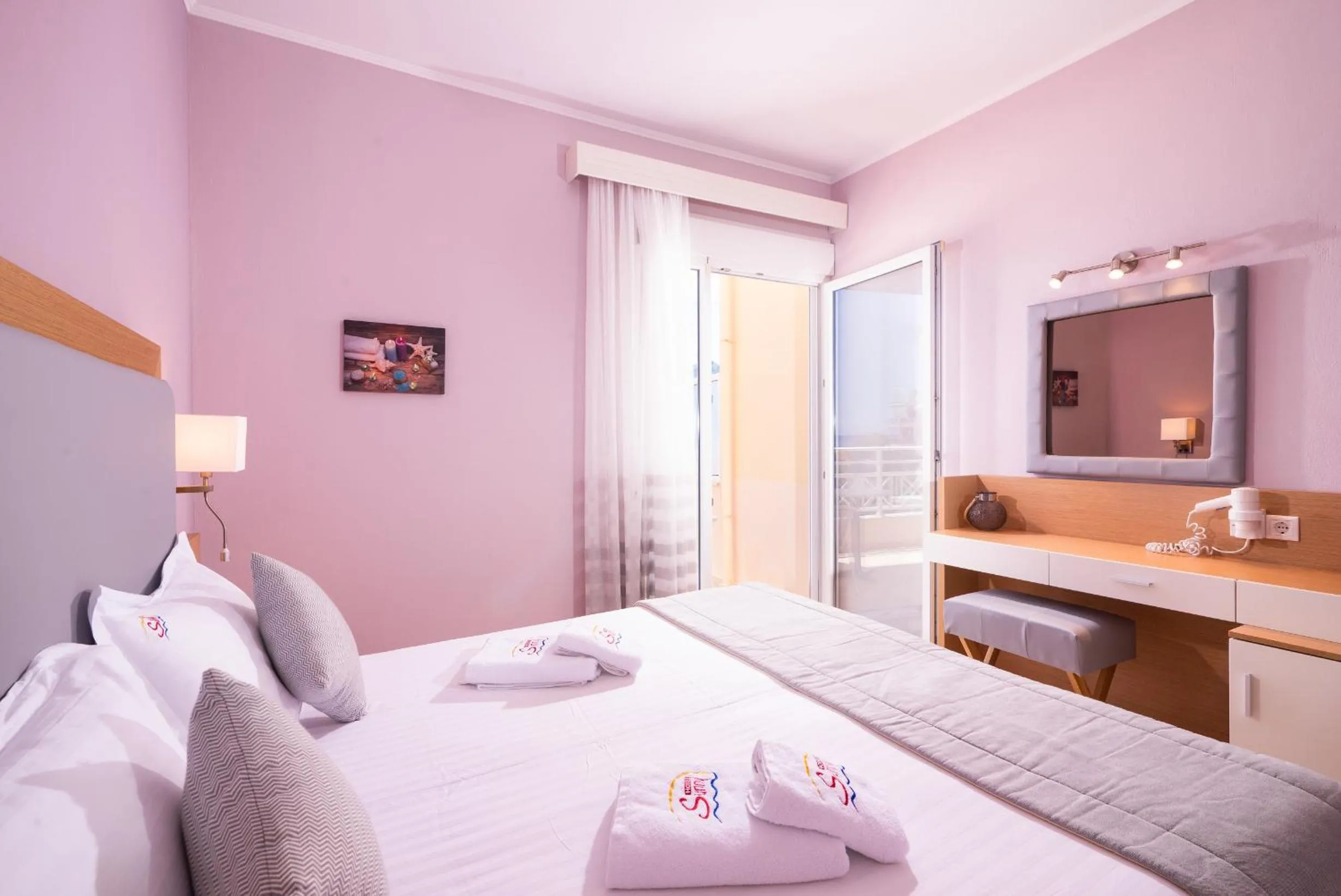 Photo of the whole room, Bed in Sunny Hotel Thassos