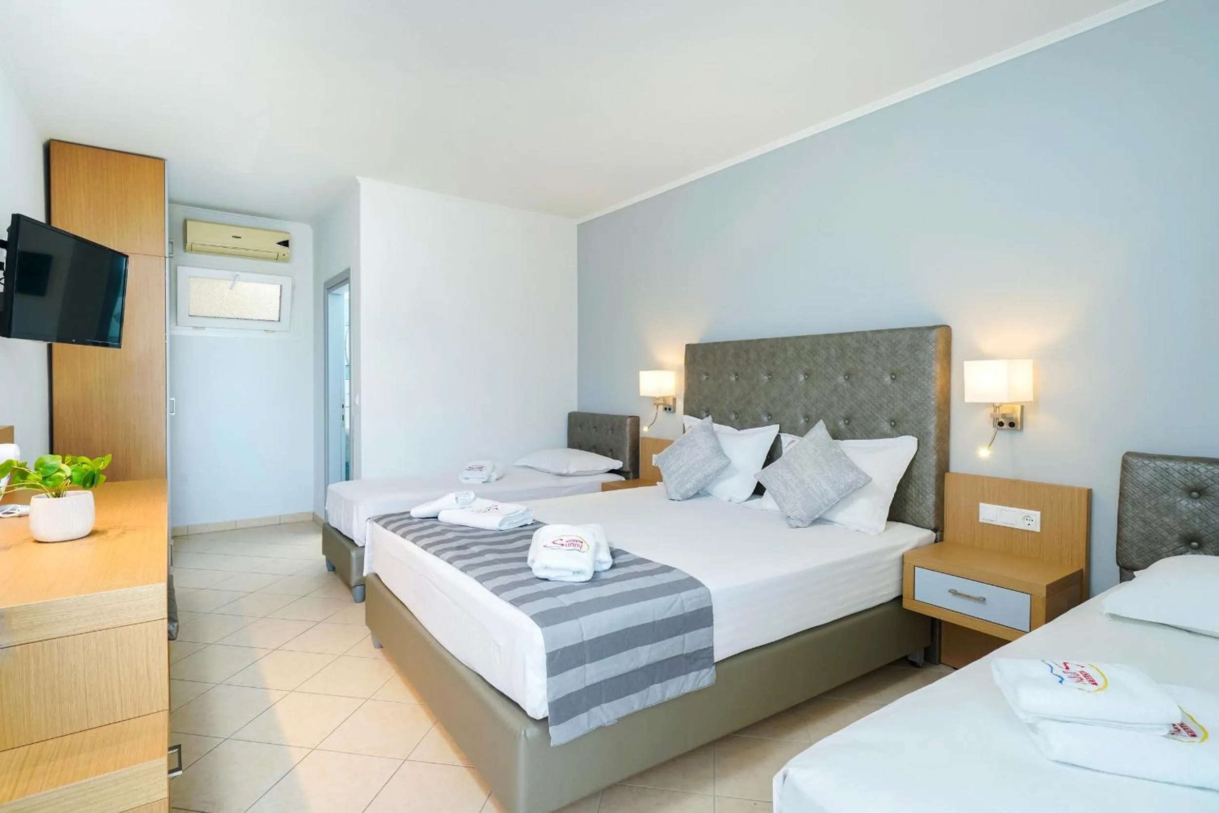 Bedroom, Bed in Sunny Hotel Thassos