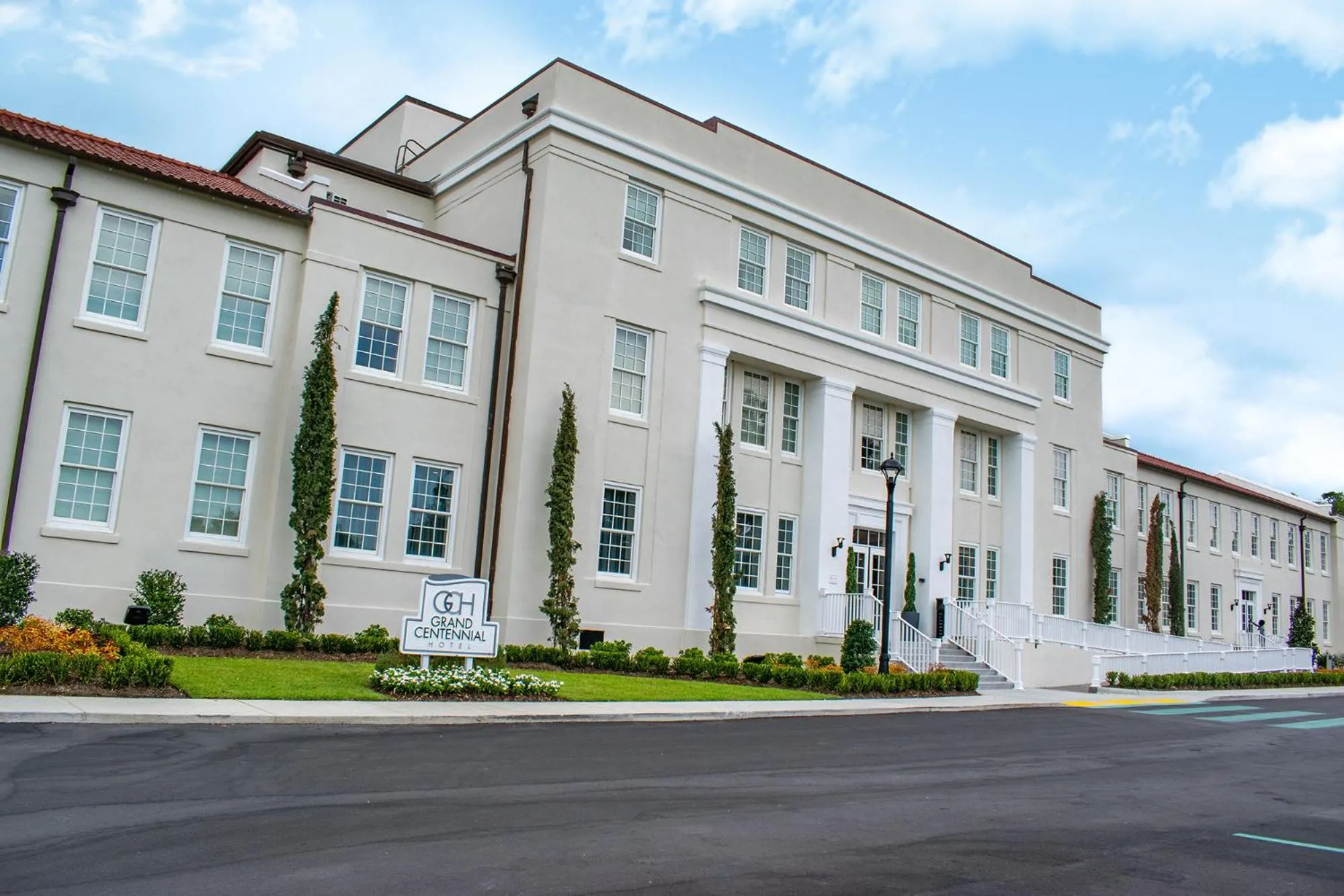 Property building in Centennial Plaza Resort Gulfport