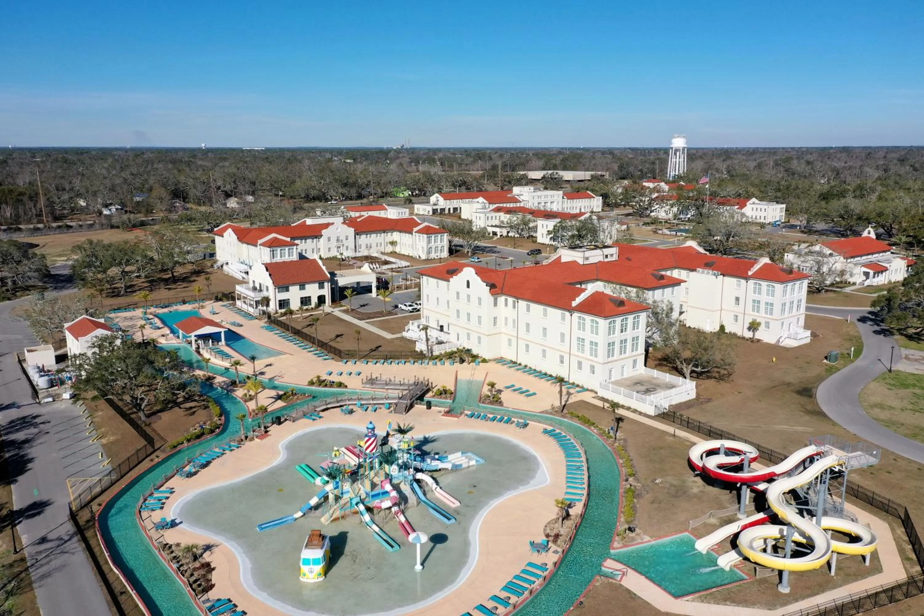 Property building in Centennial Plaza Resort Gulfport