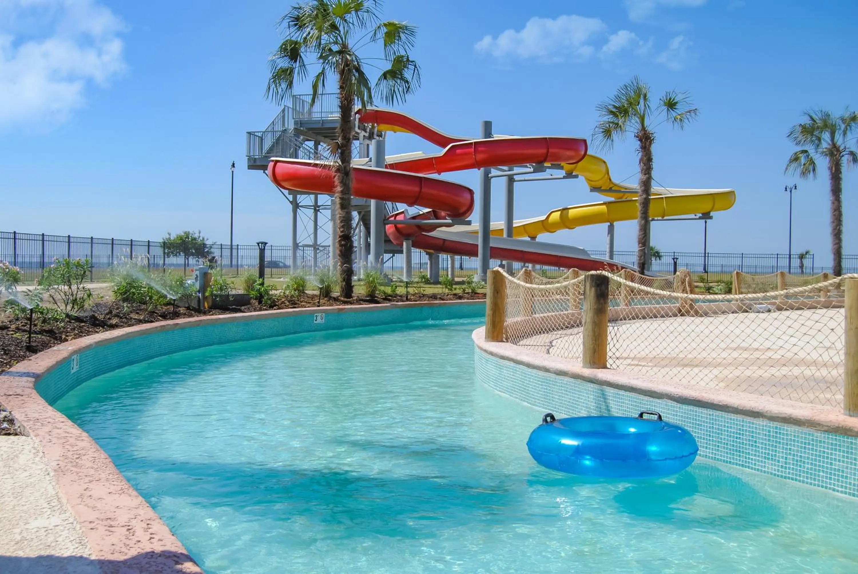 Property building in Centennial Plaza Resort Gulfport