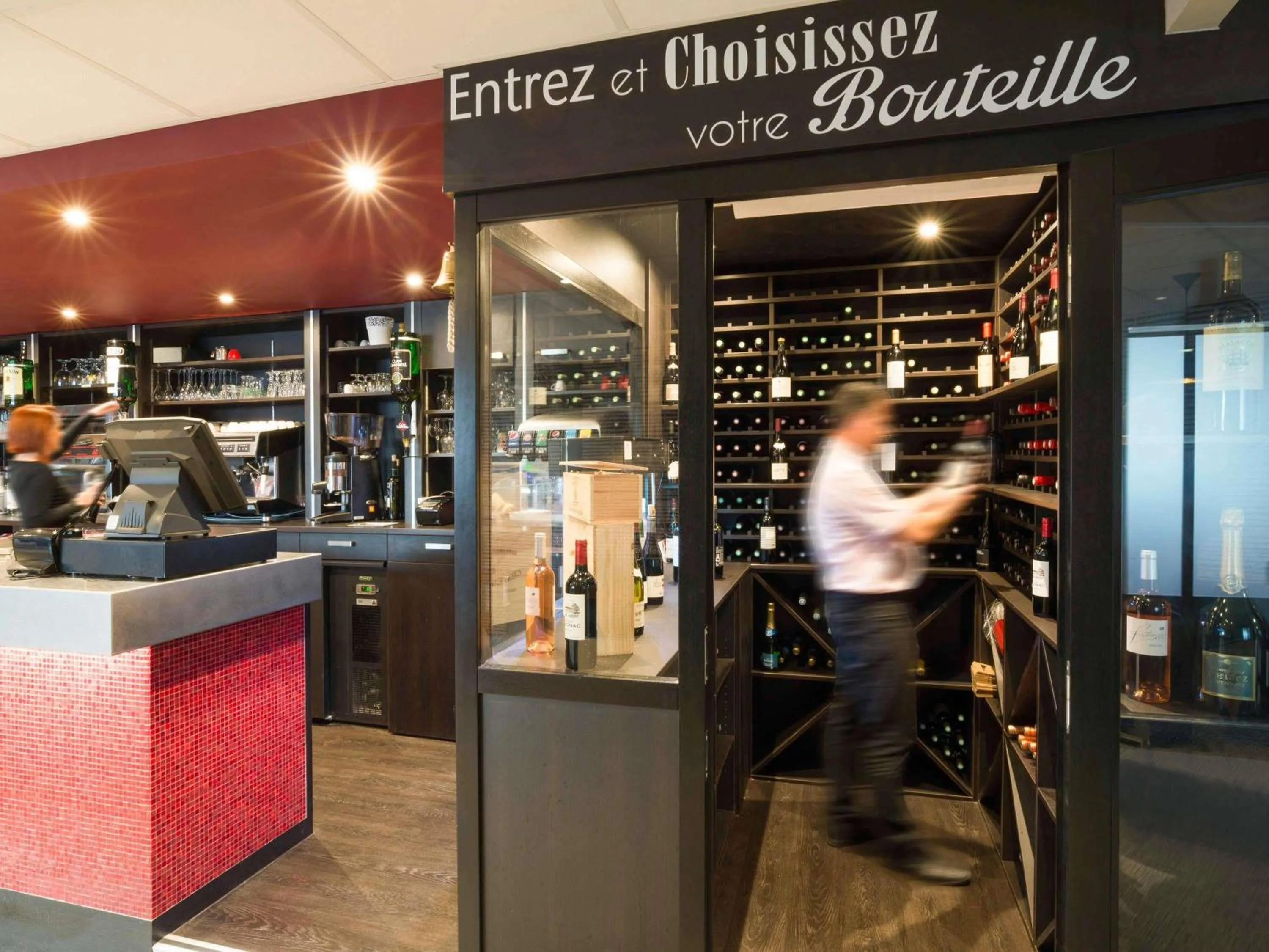 Lounge or bar in Hotel ibis Narbonne