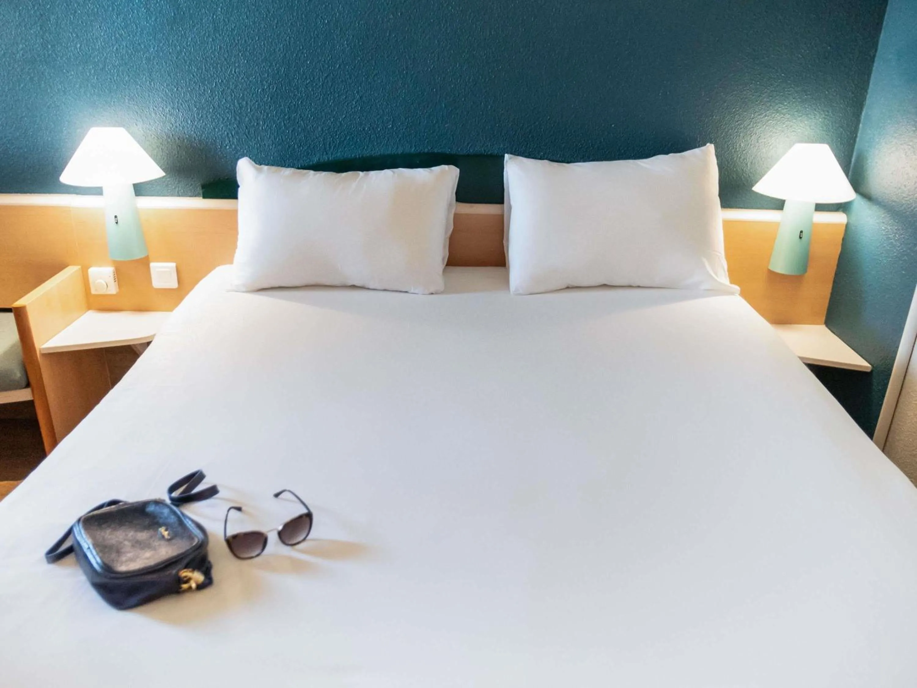 Bedroom, Bed in Hotel ibis Narbonne