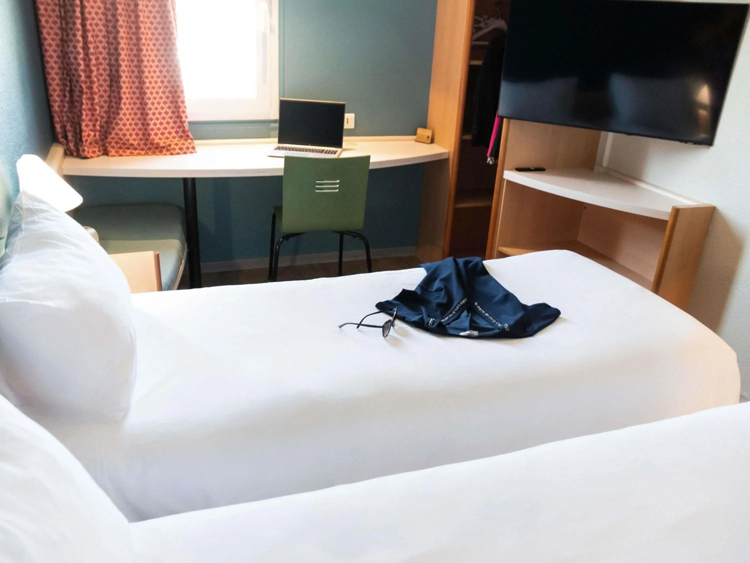 Bedroom, Bed in Hotel ibis Narbonne