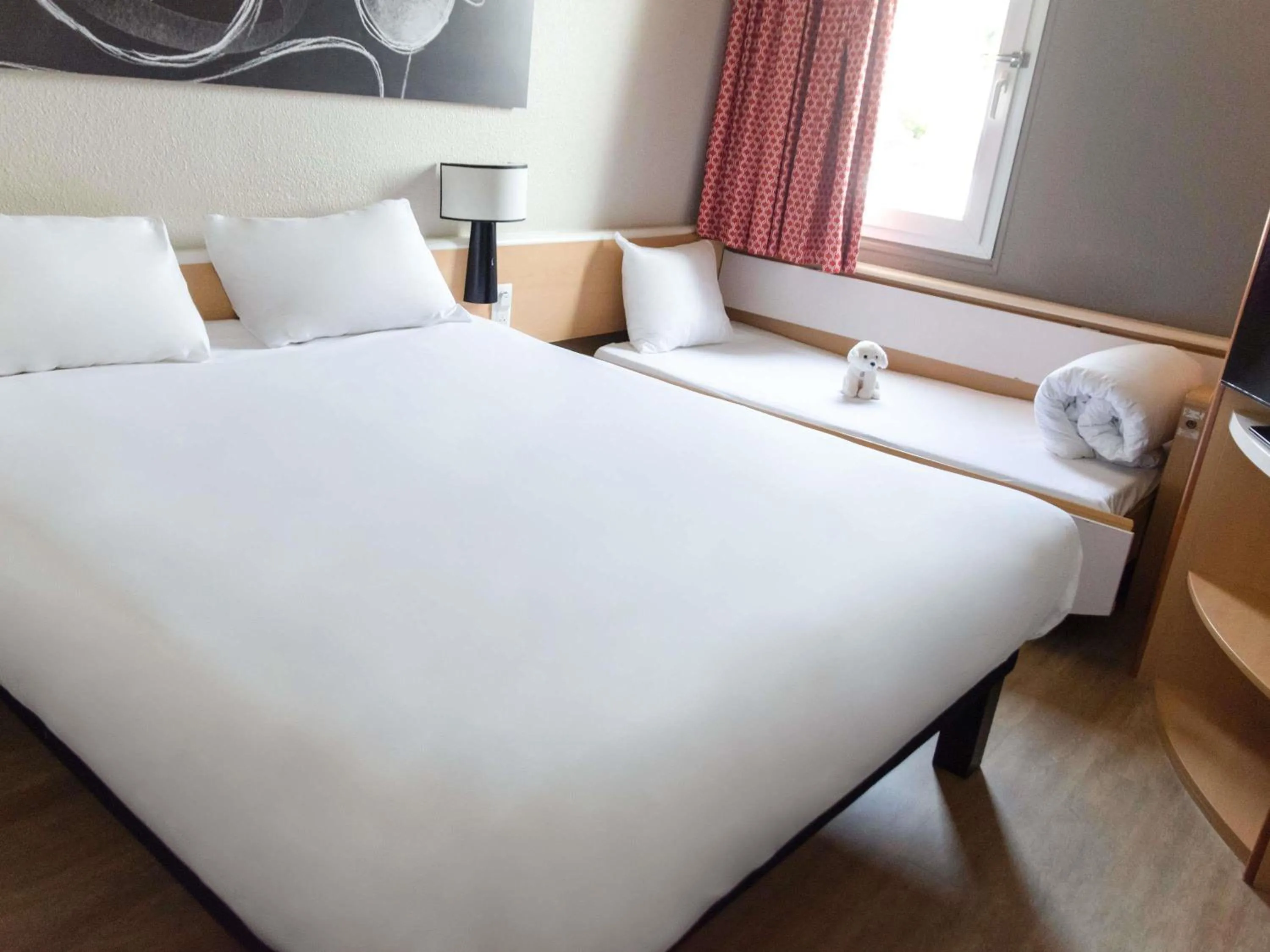 Bedroom, Bed in Hotel ibis Narbonne