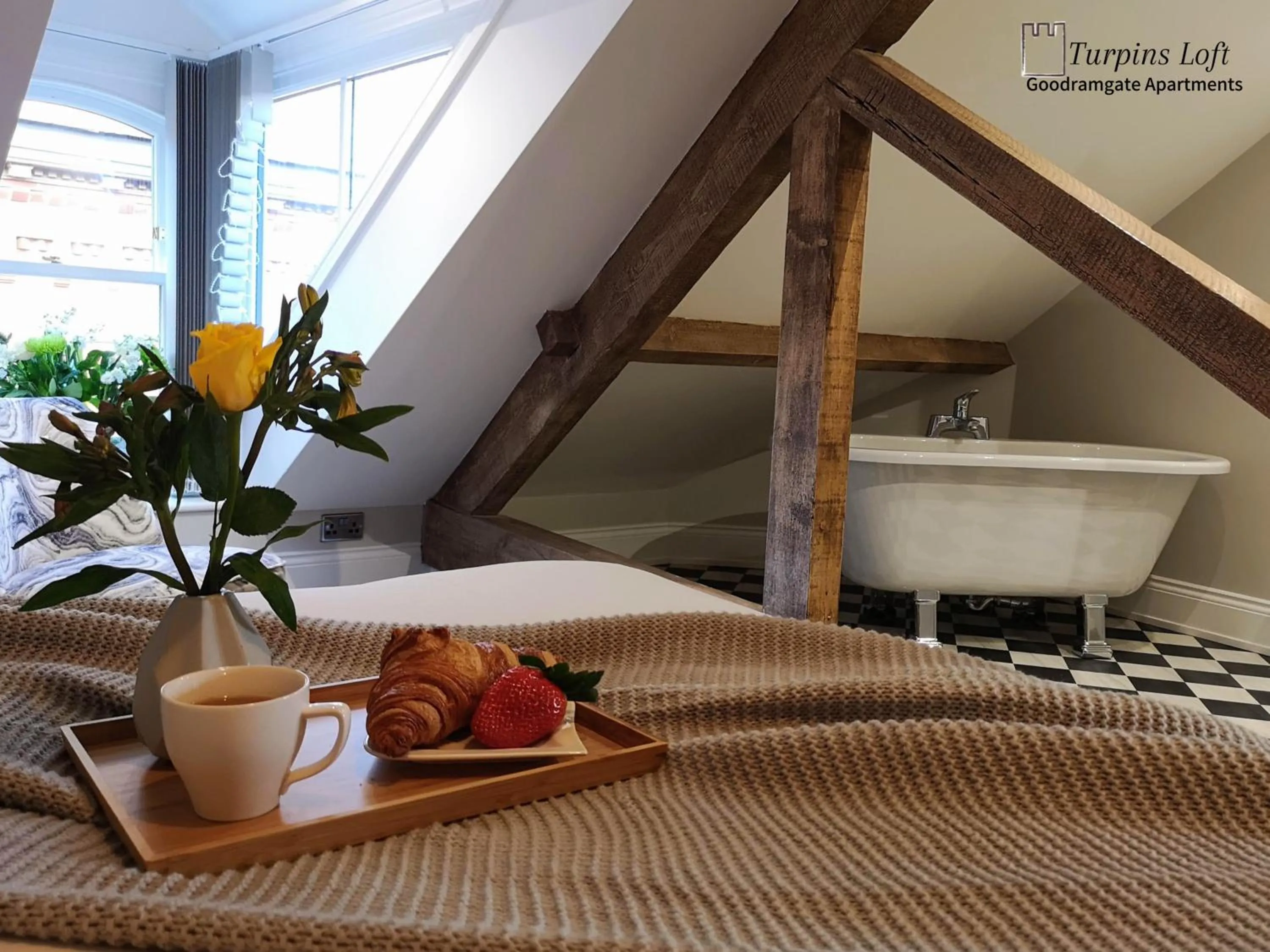 Bedroom, Bed in Goodramgate Apartments