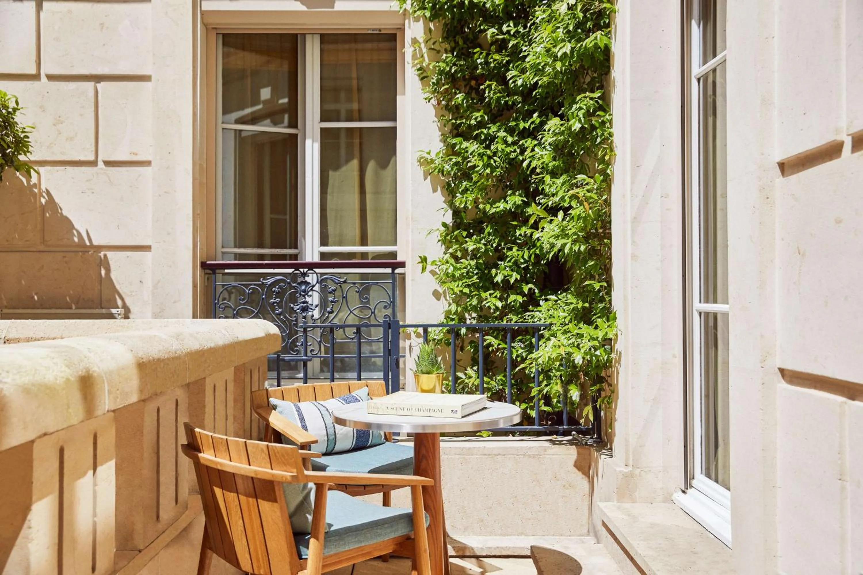 Bedroom in Park Hyatt Paris - Vendôme