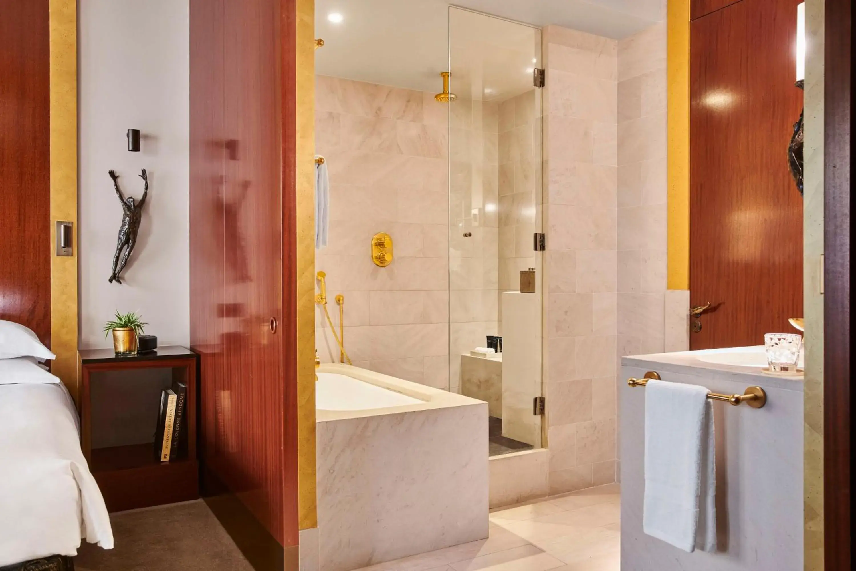 King Room with Paix View in Park Hyatt Paris - Vendôme King Room with Paix View in Park Hyatt Paris - Vendôme