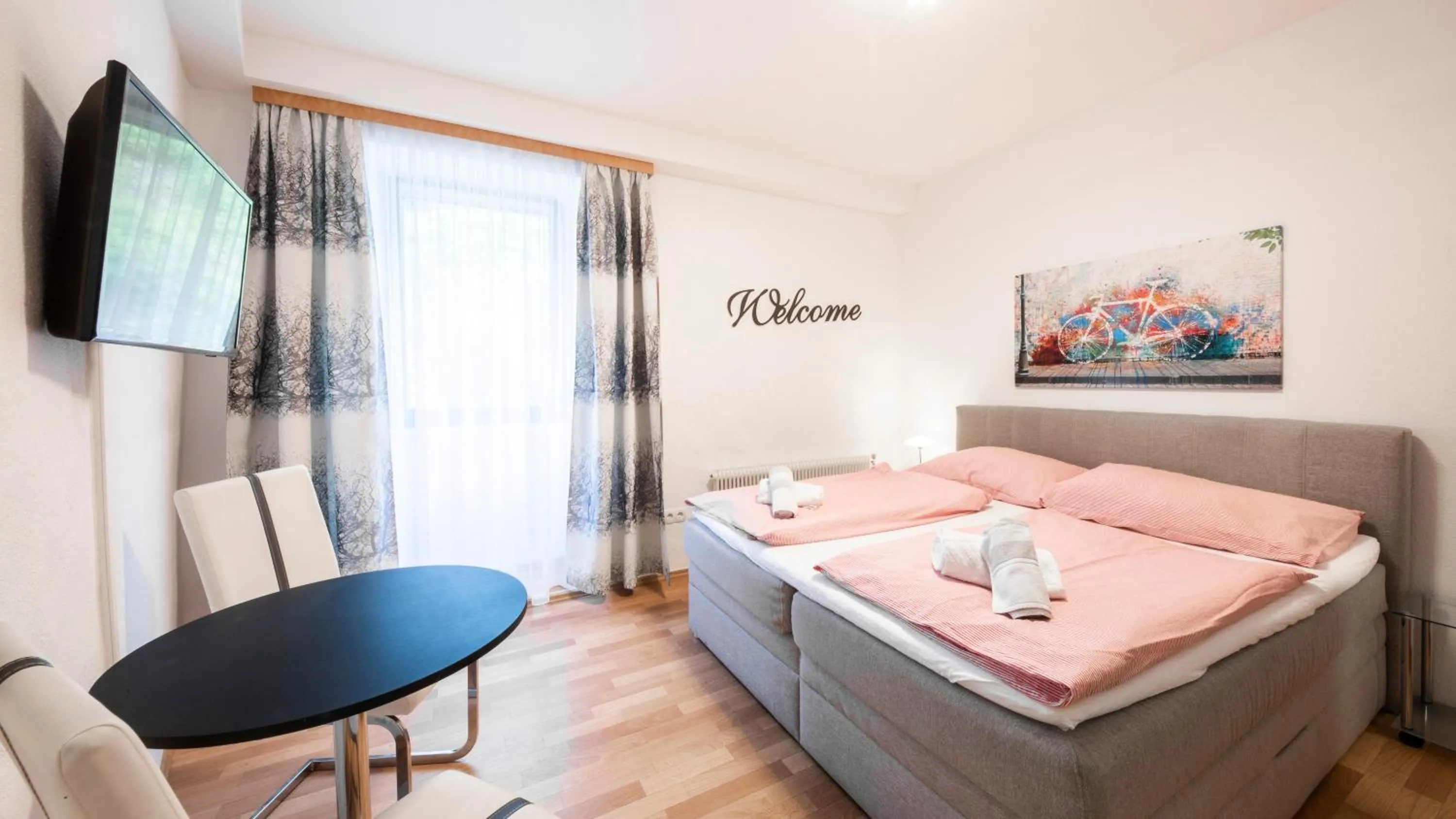 Bed in Madar Café Restaurant zum Fürsten