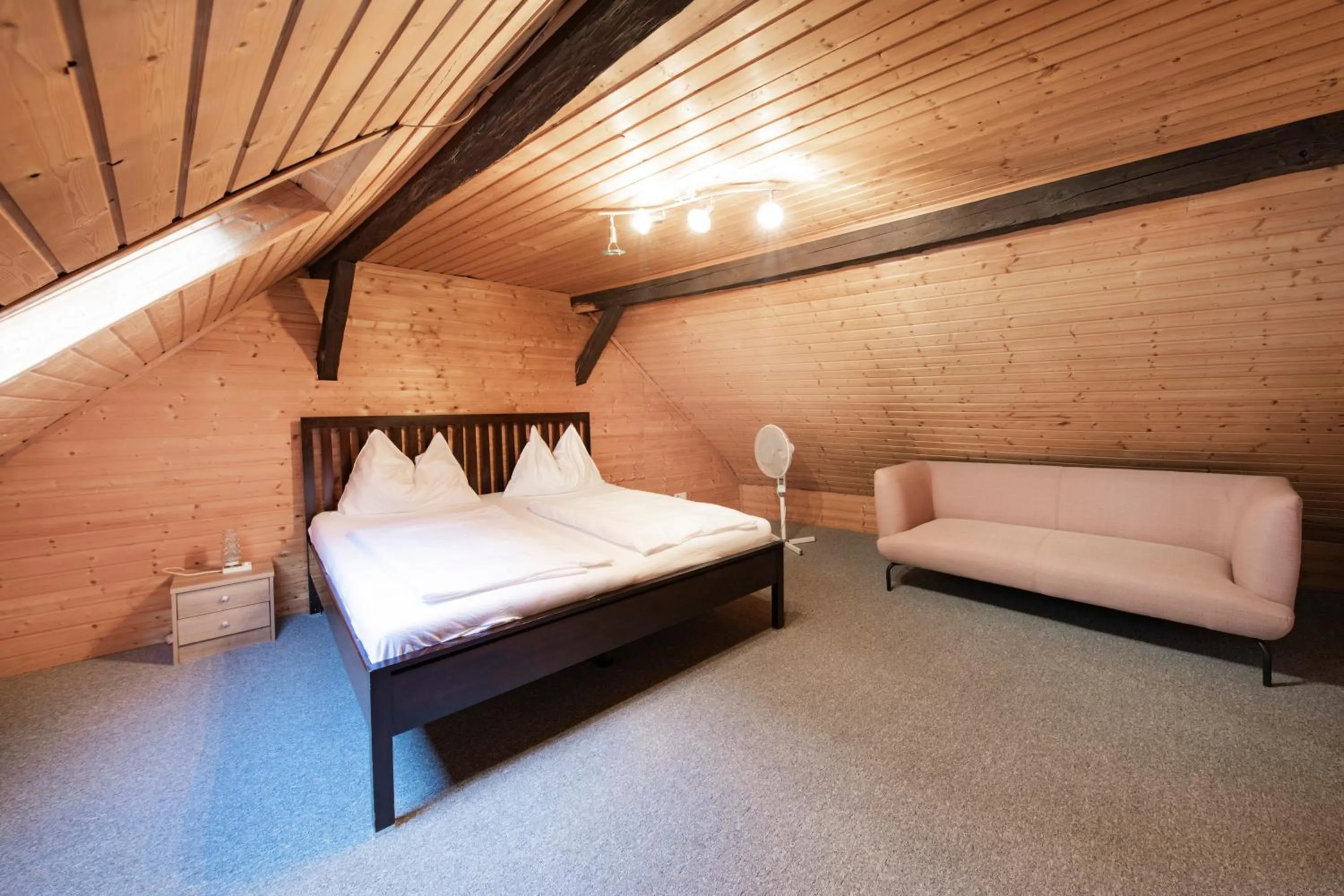 Bed in Madar Café Restaurant zum Fürsten