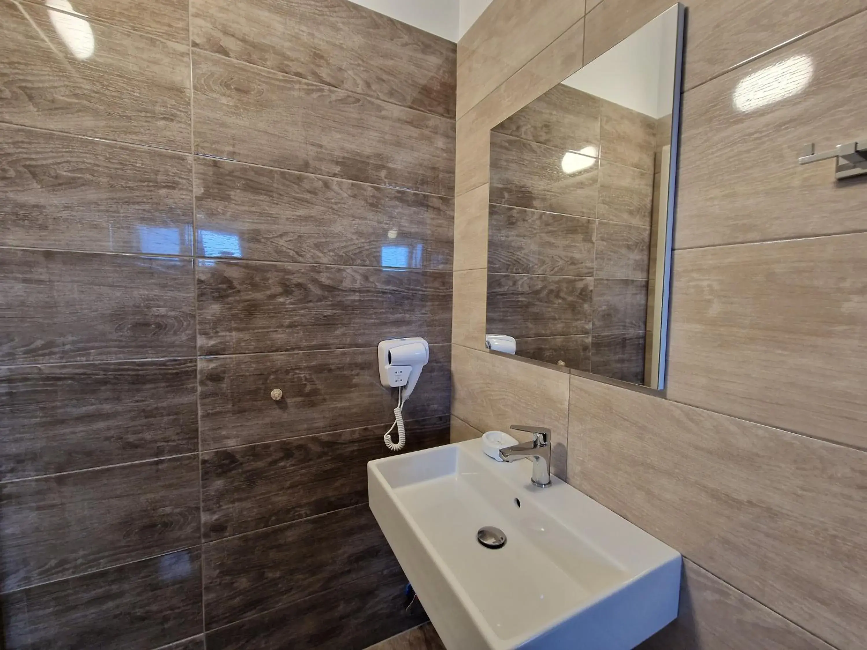 Comfort Triple Room in Hotel Queen Margaret Seaside Comfort Triple Room in Hotel Queen Margaret Seaside