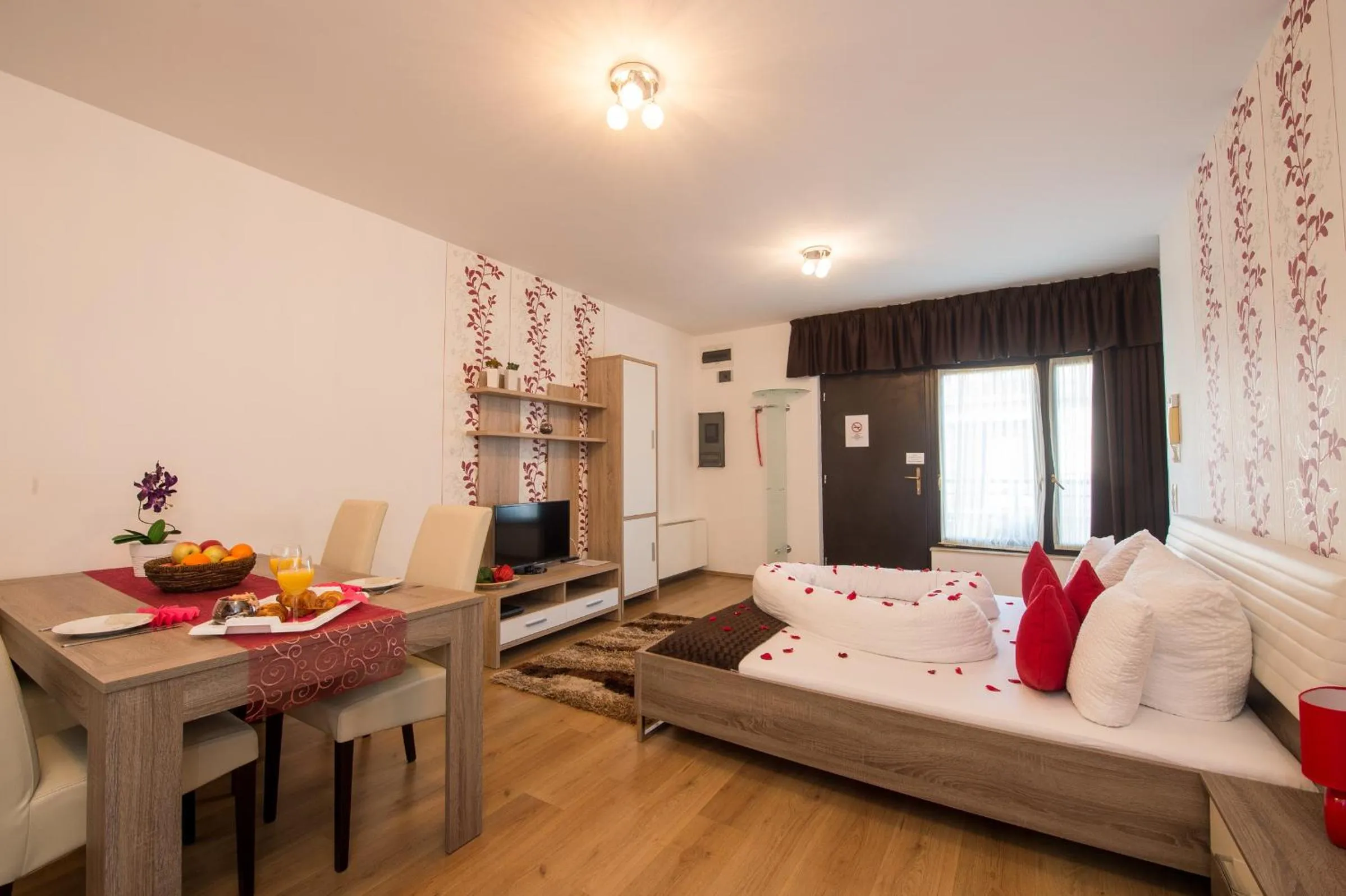 Kitchen or kitchenette, Bed in Budapest Center Residence