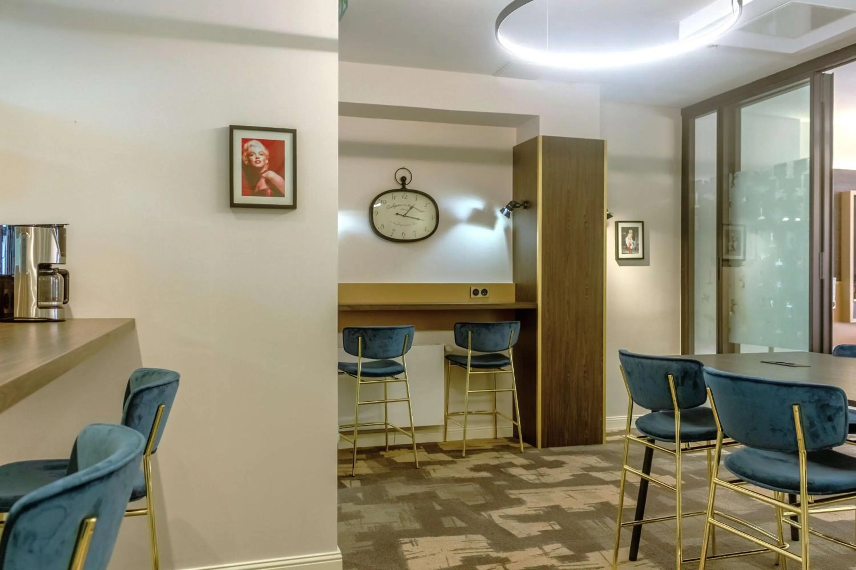 Business facilities in Best Western Plus l'Artist Hotel