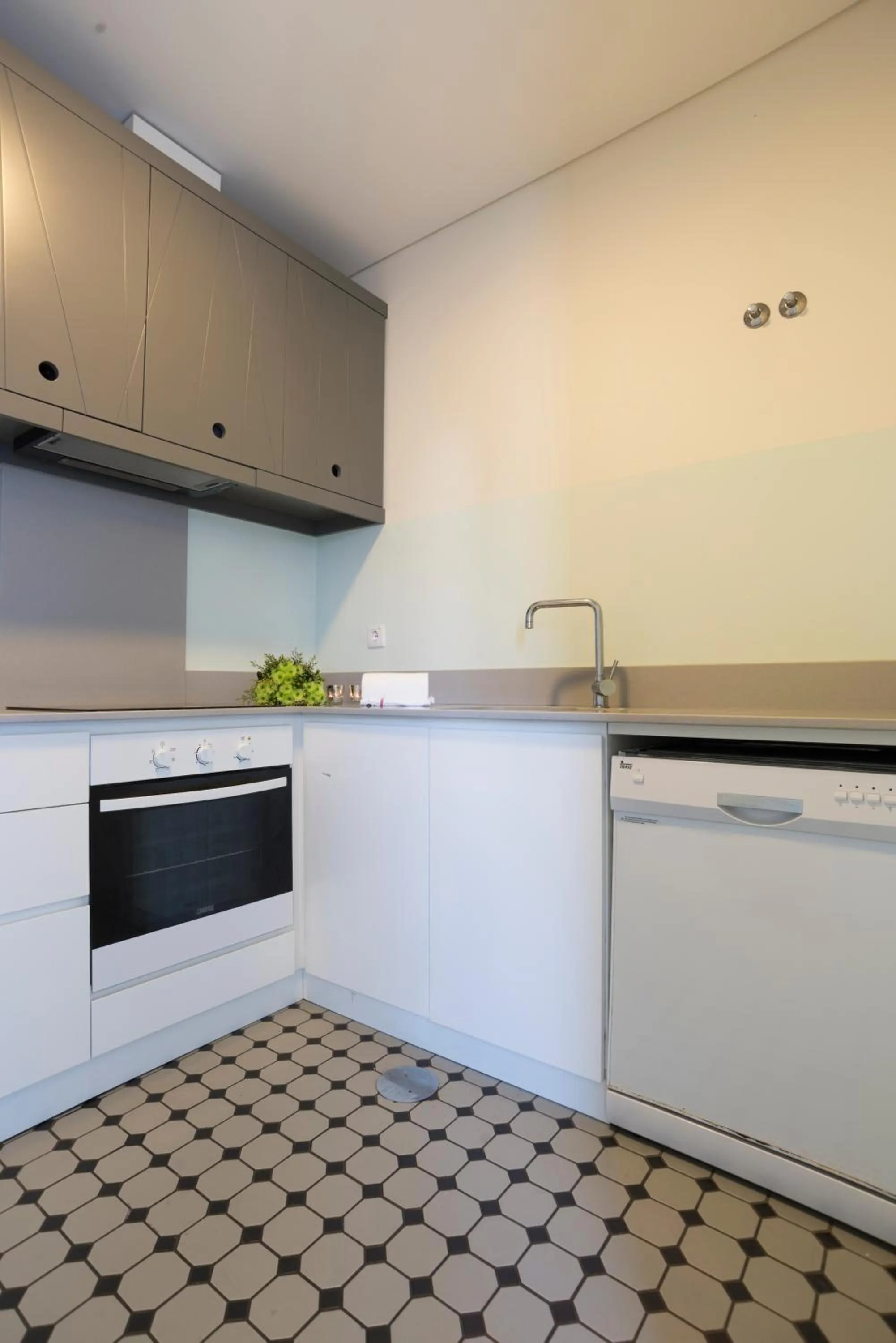 Kitchen or kitchenette in bnapartments Trindade