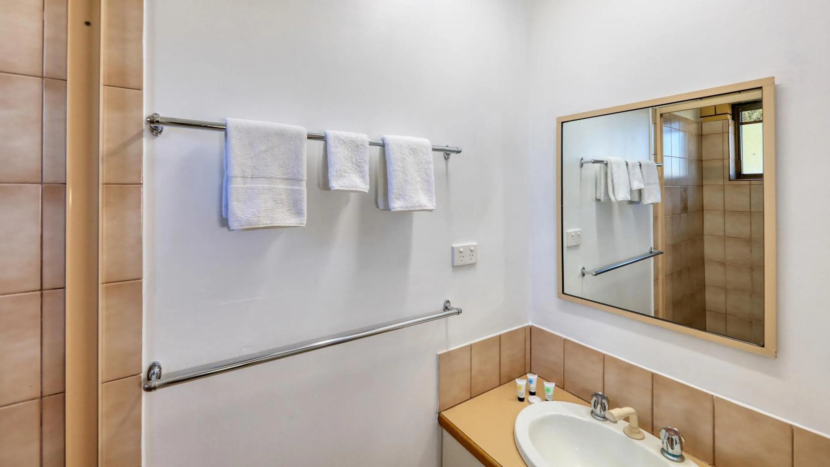 Bathroom in Bryants Motel Roma