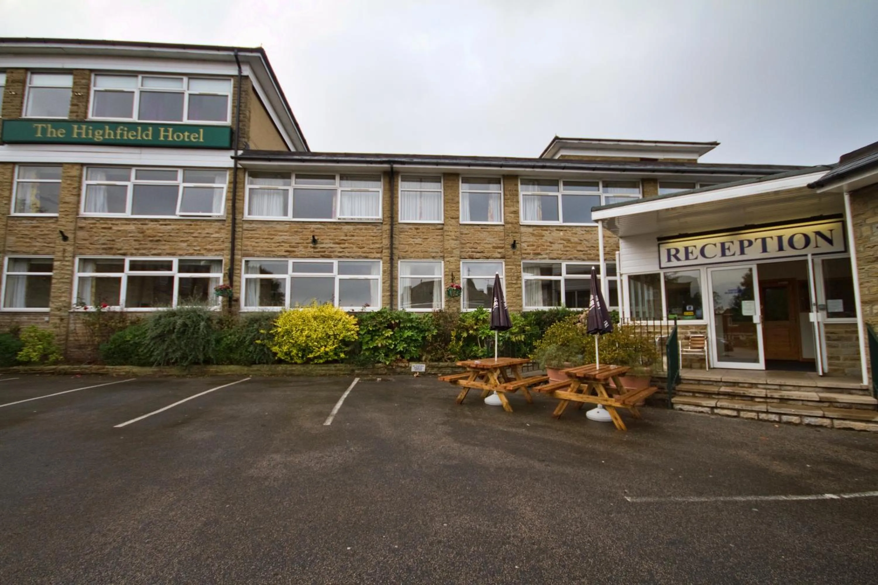 Facade/entrance in The Highfield Hotel
