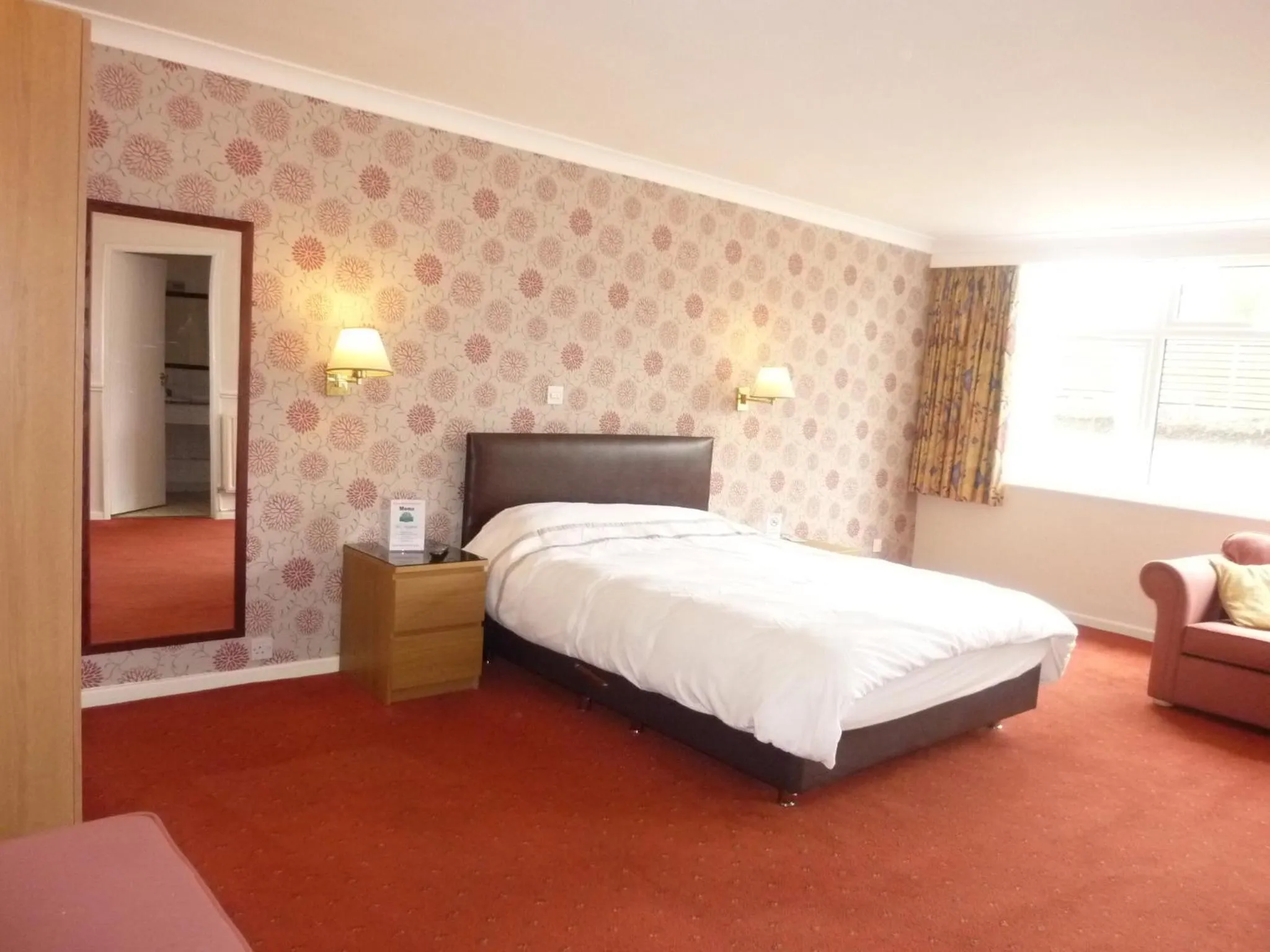 Photo of the whole room, Bed in The Highfield Hotel