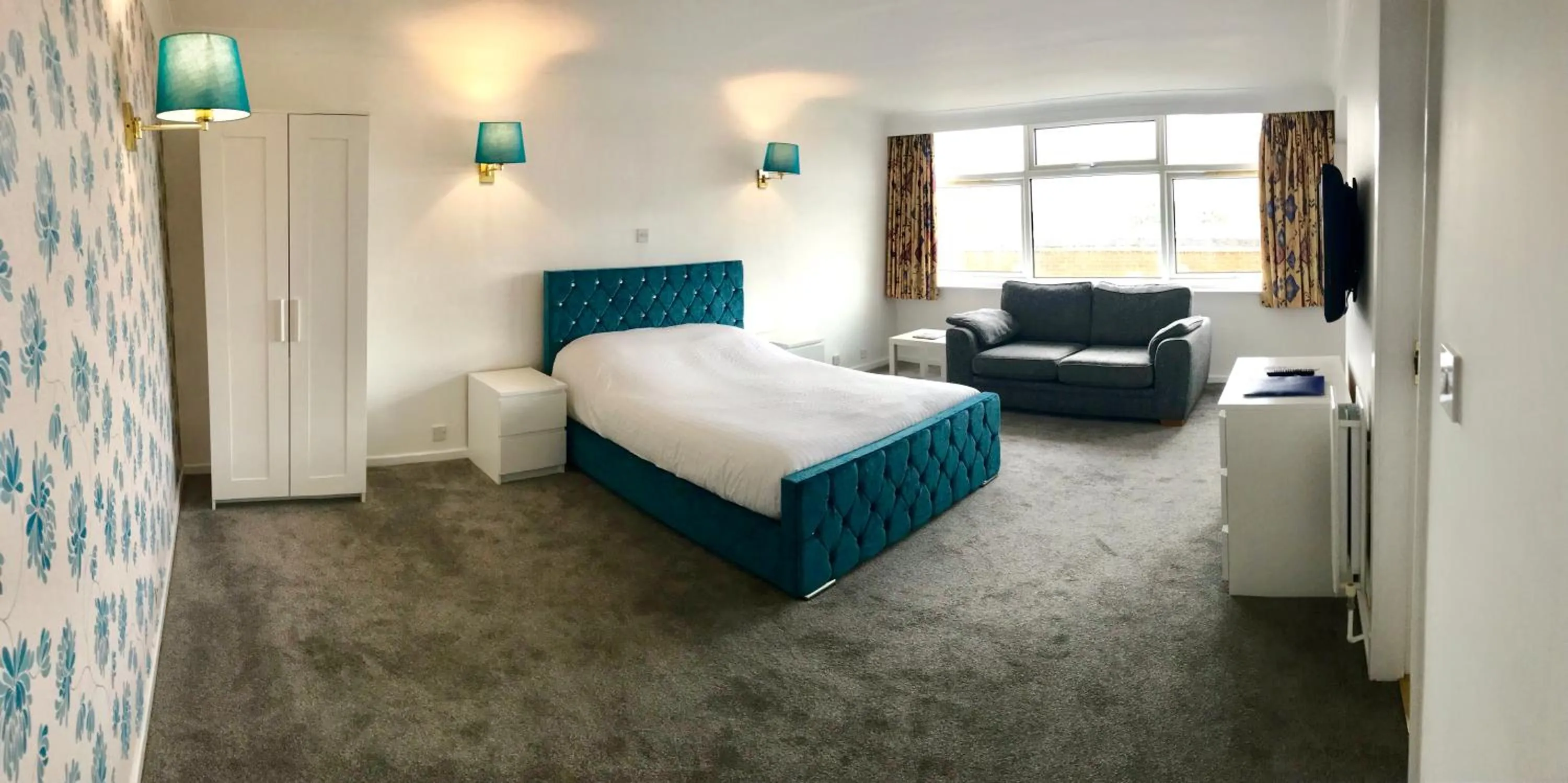 Photo of the whole room, Bed in The Highfield Hotel