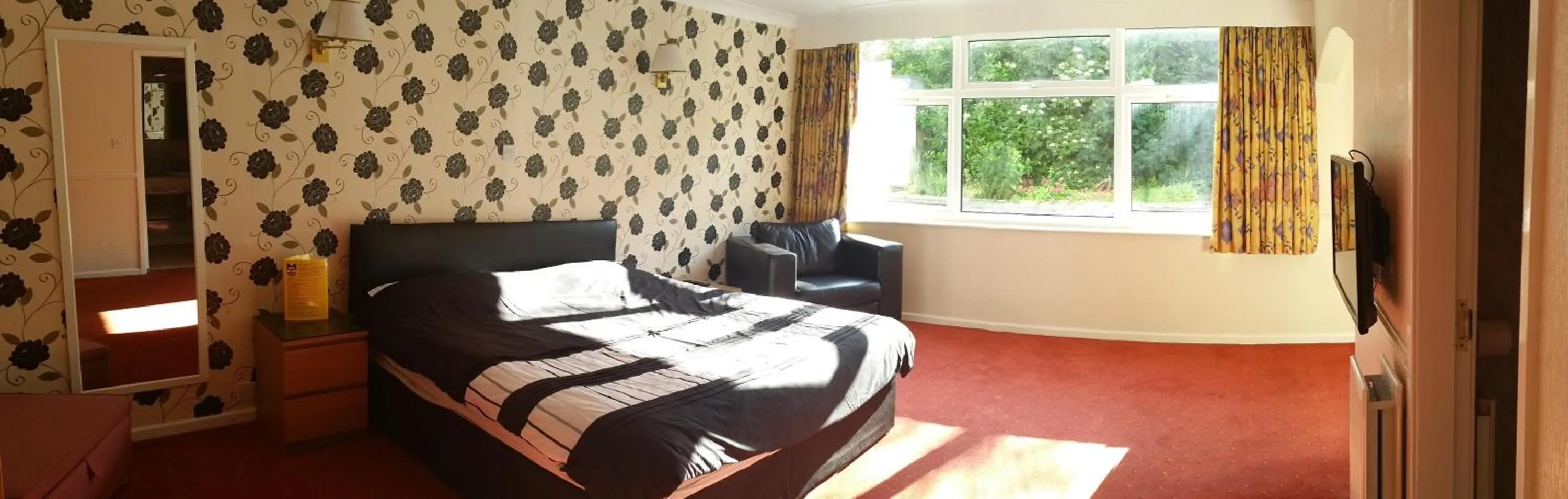 Bed in The Highfield Hotel