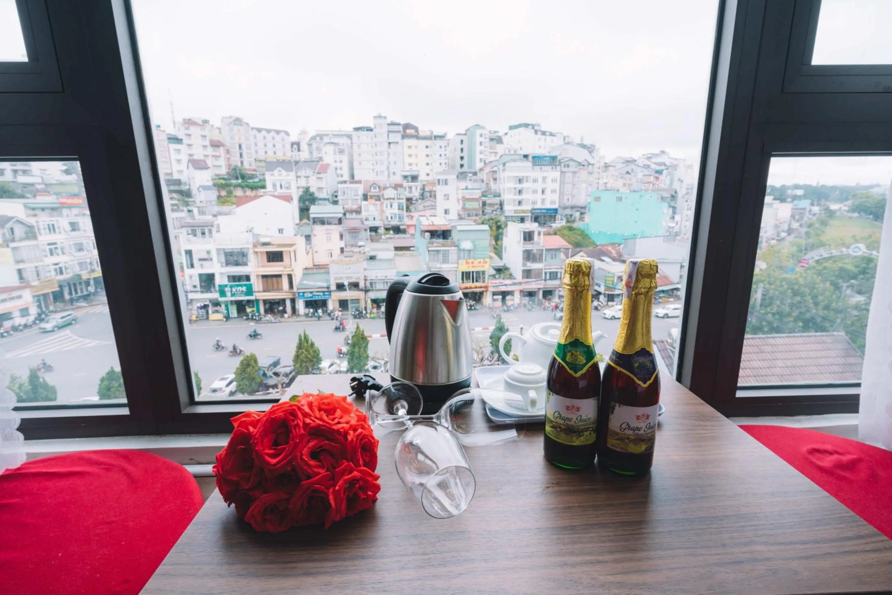 Coffee/tea facilities in Le Tuan Minh Hotel