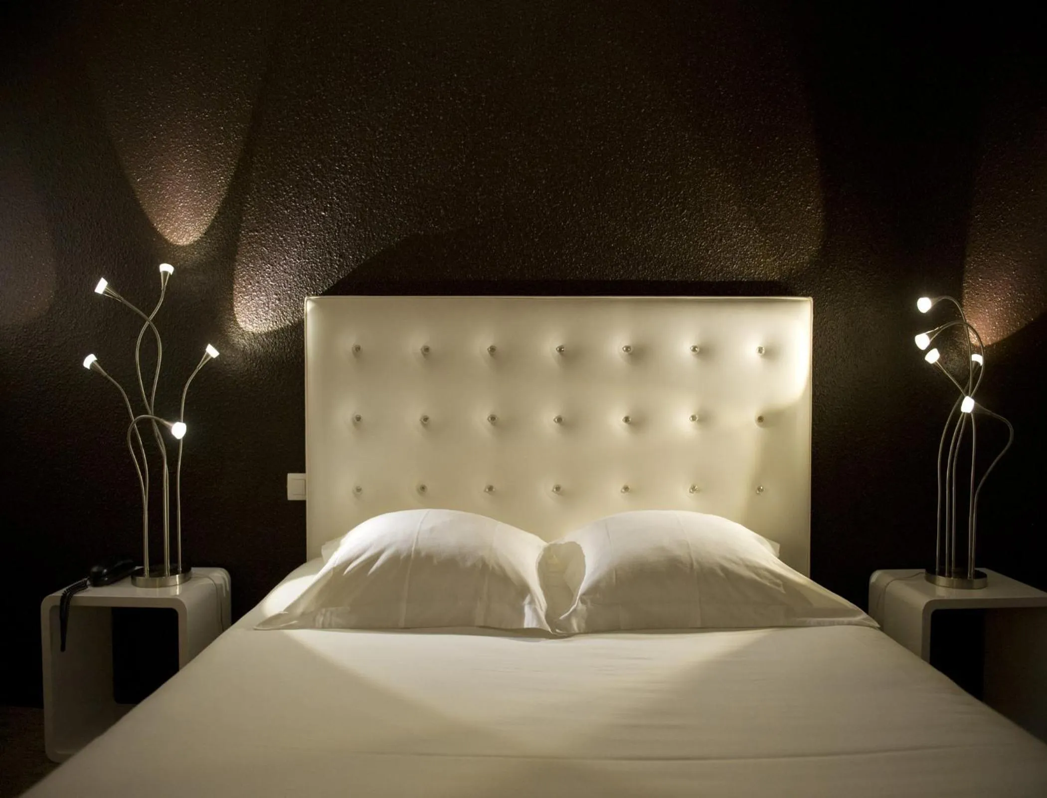 Bed in Enzo Hôtels Diane - Logis Amnéville