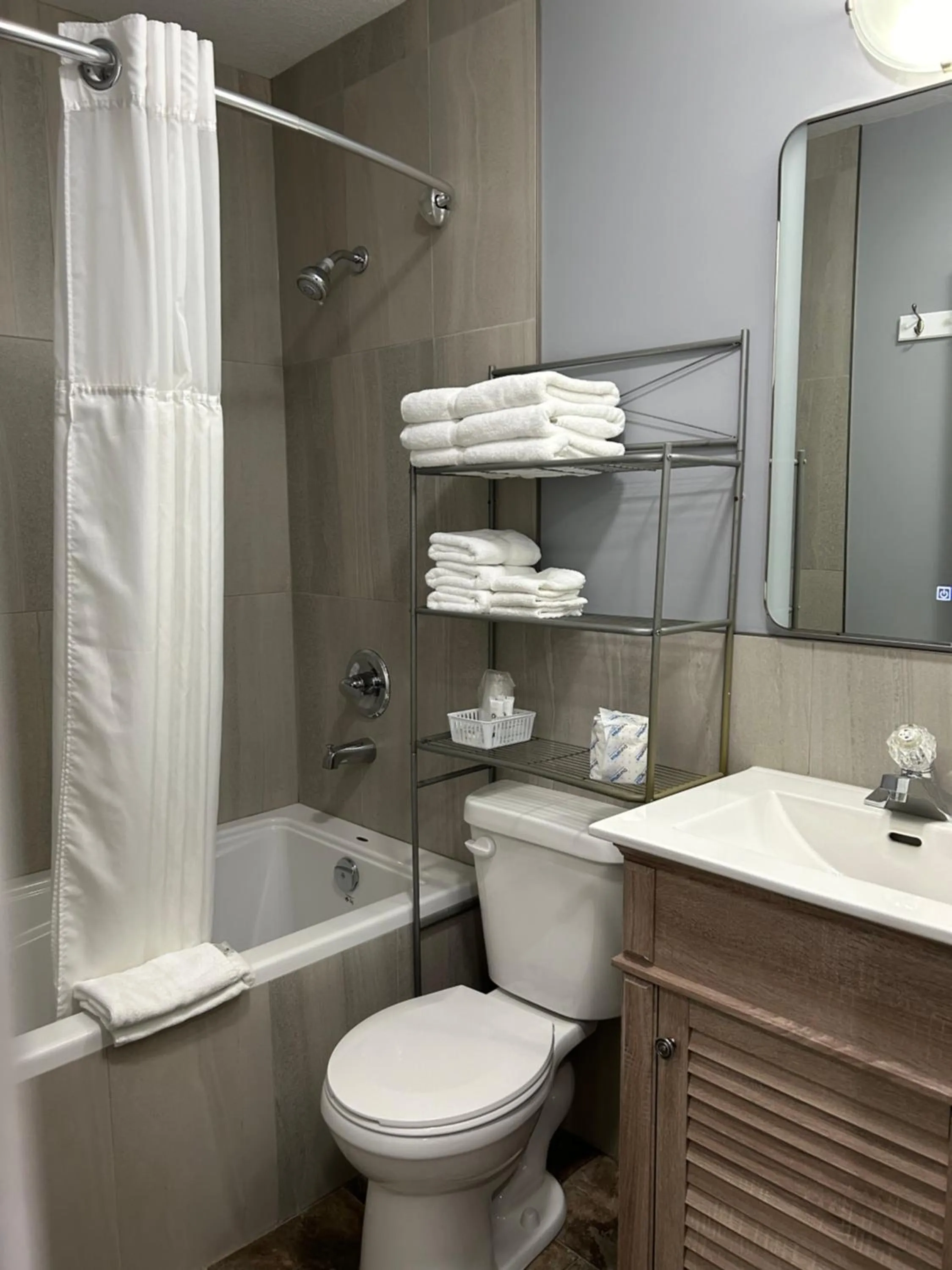 Shower in Arrow Lake Motel