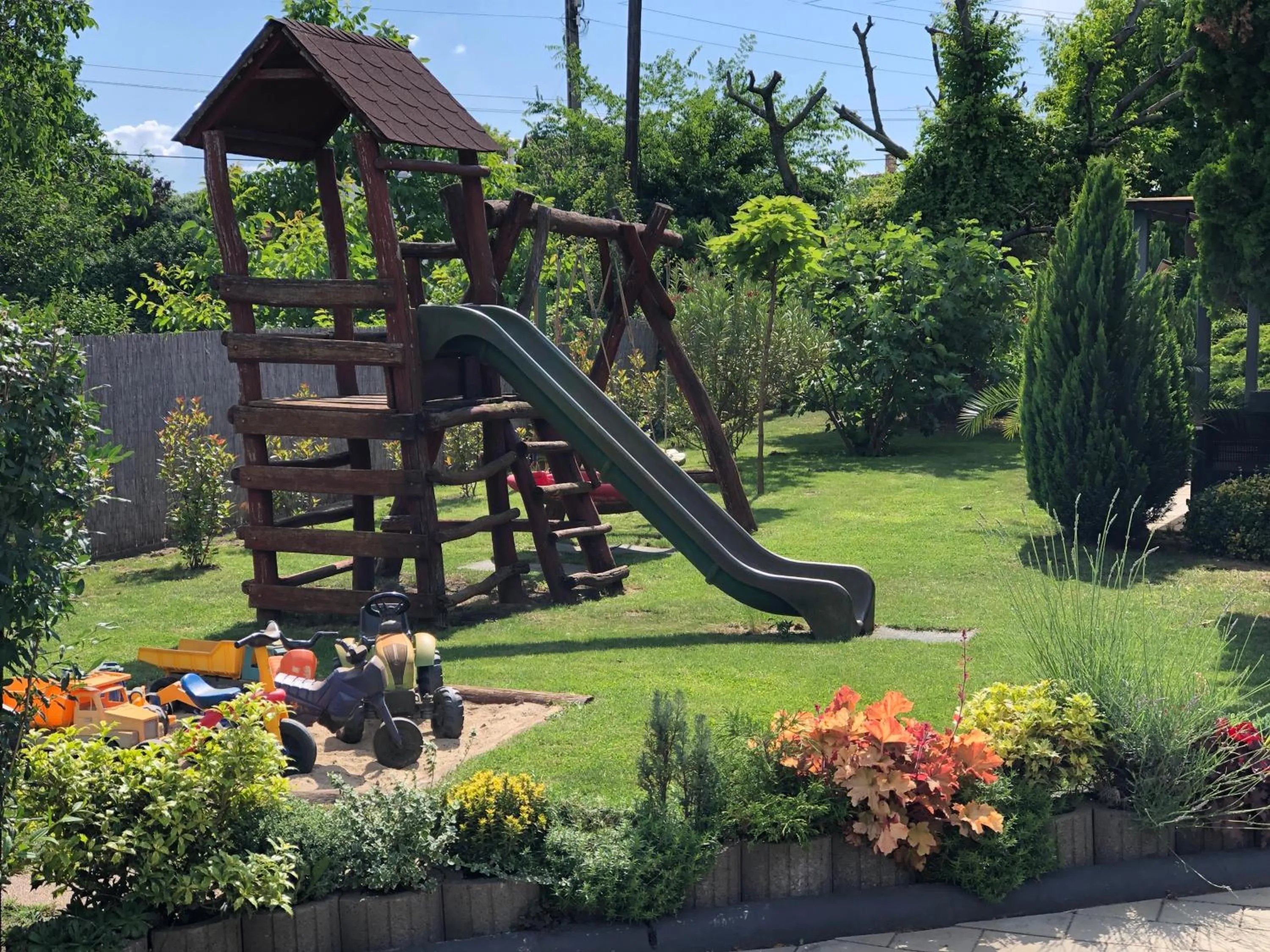 Children play ground in Katalin Motel & Étterem