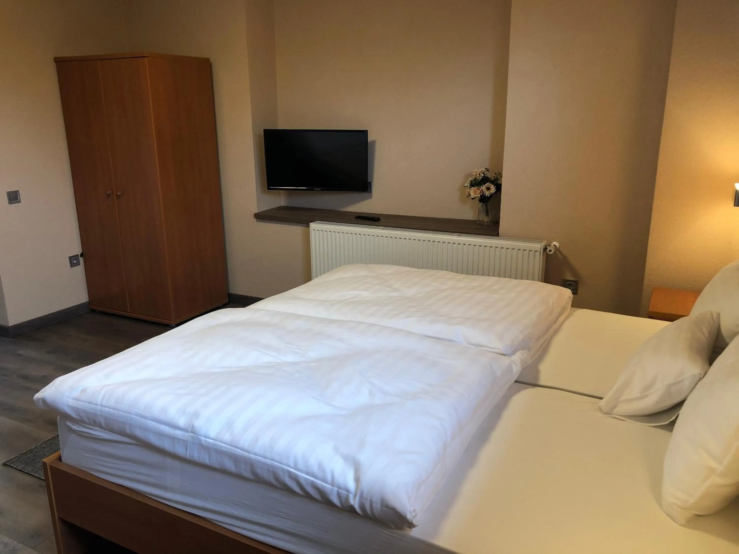 Bed in Katalin Motel & Étterem