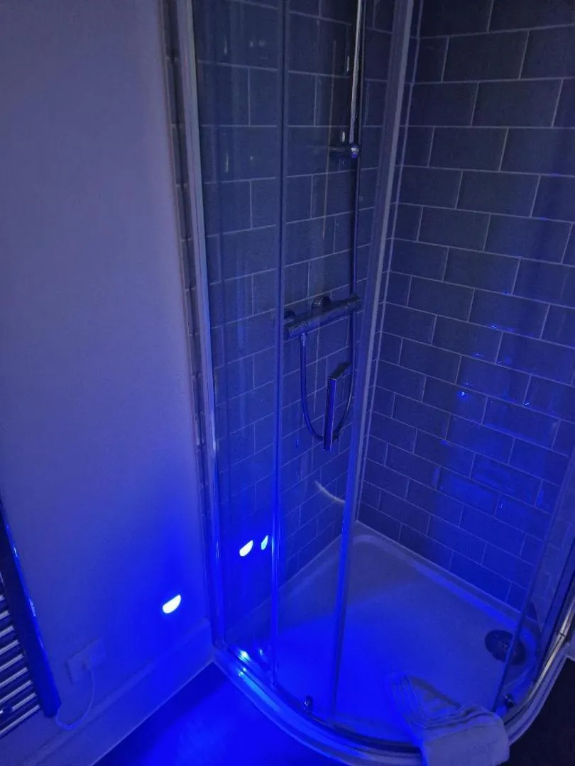 Bathroom in Barn Owl Inn