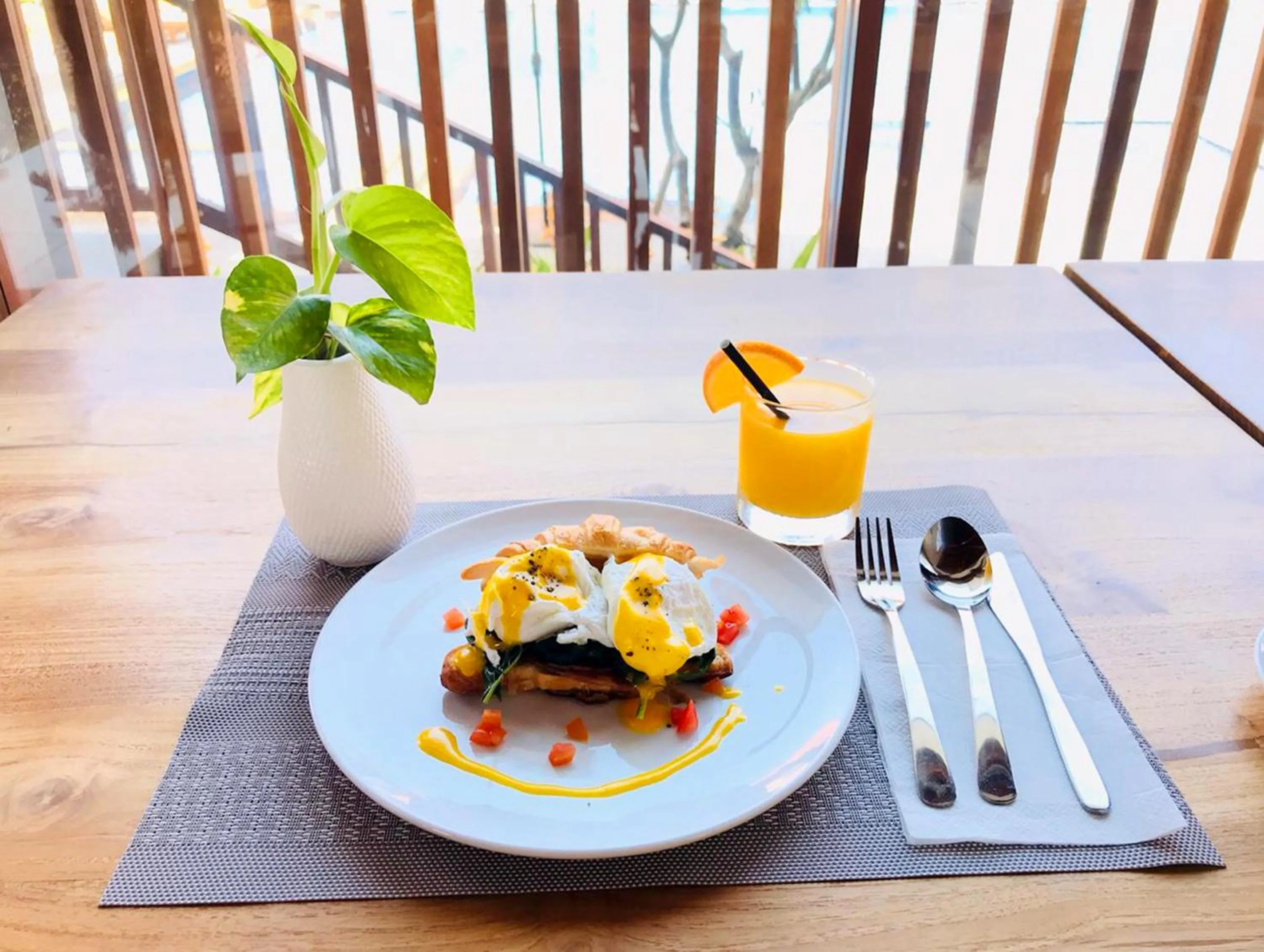 Food and drinks in The Salila Beach Resort