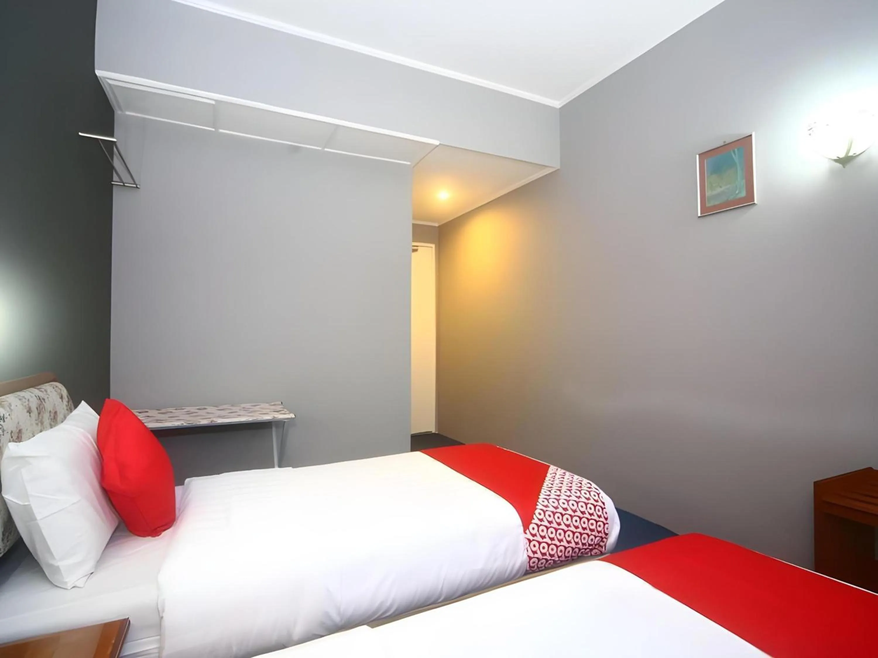 Photo of the whole room in Hotel O Lutana