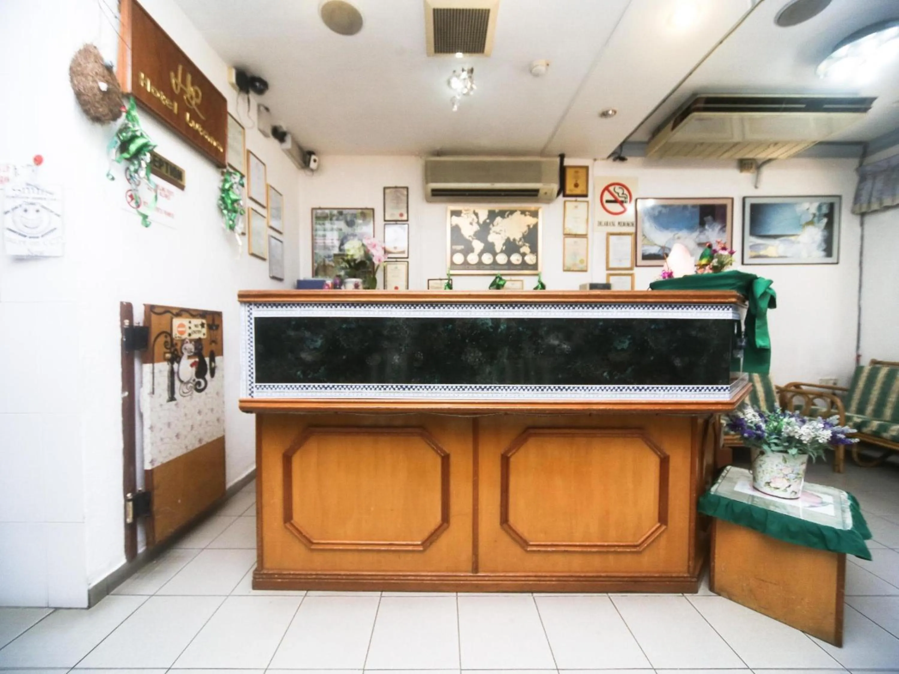 Lobby or reception in Hotel O Lutana