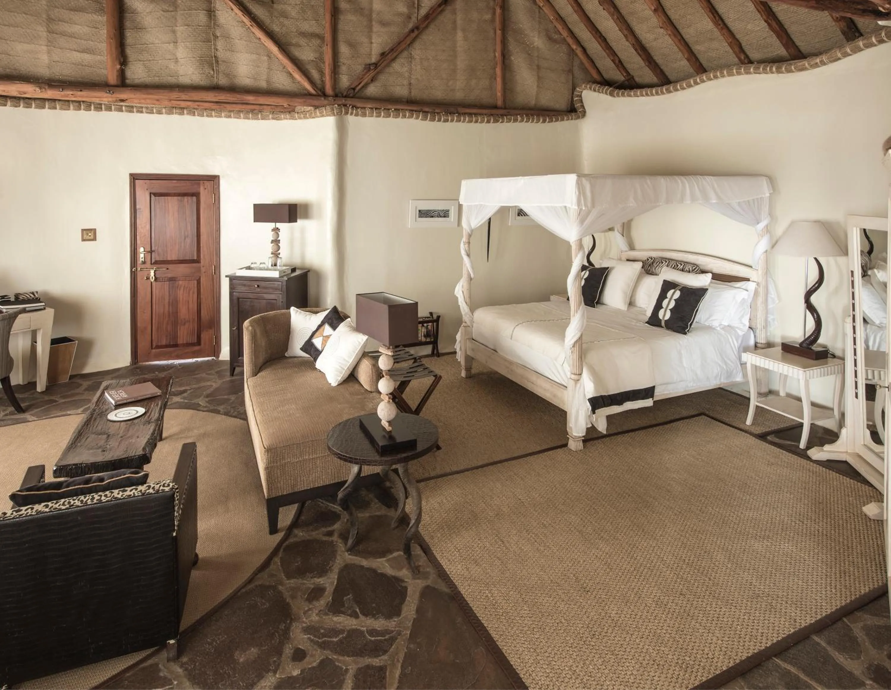 Photo of the whole room, Bed in Olarro Lodge