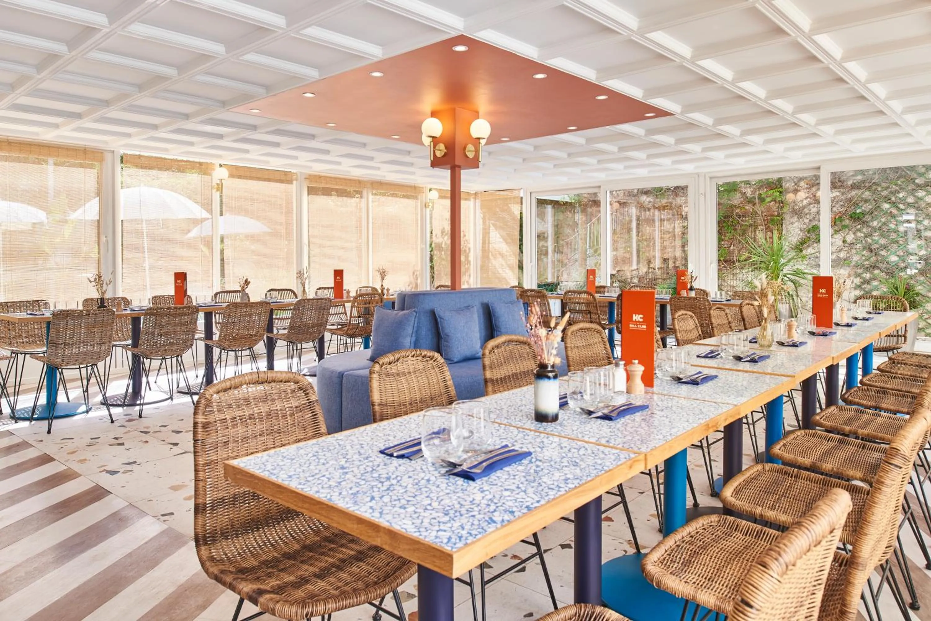 Restaurant/places to eat in Hôtel Chromatics & Restaurant Hill Club by HappyCulture