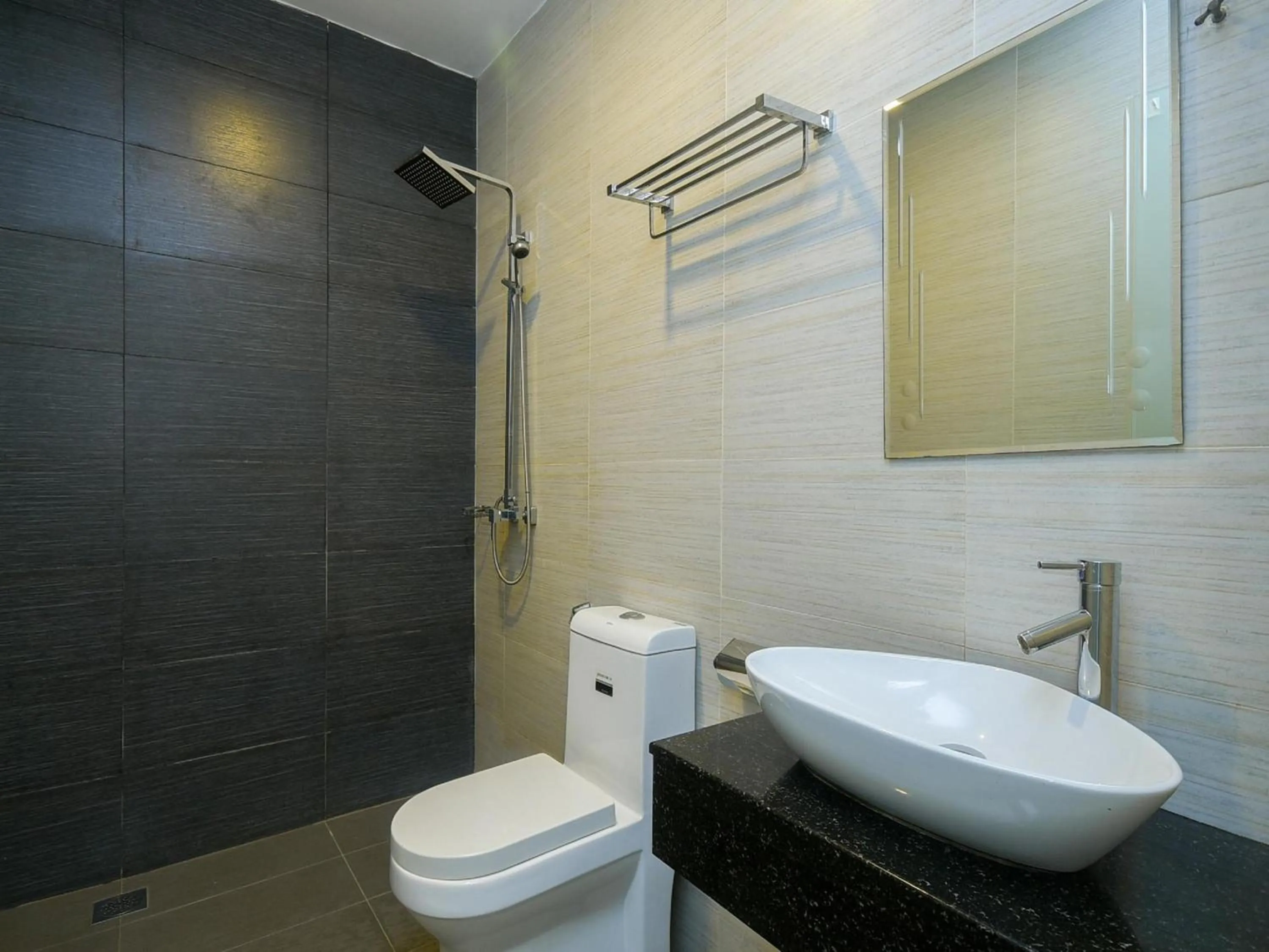 Bathroom in Hotel O agon Inn