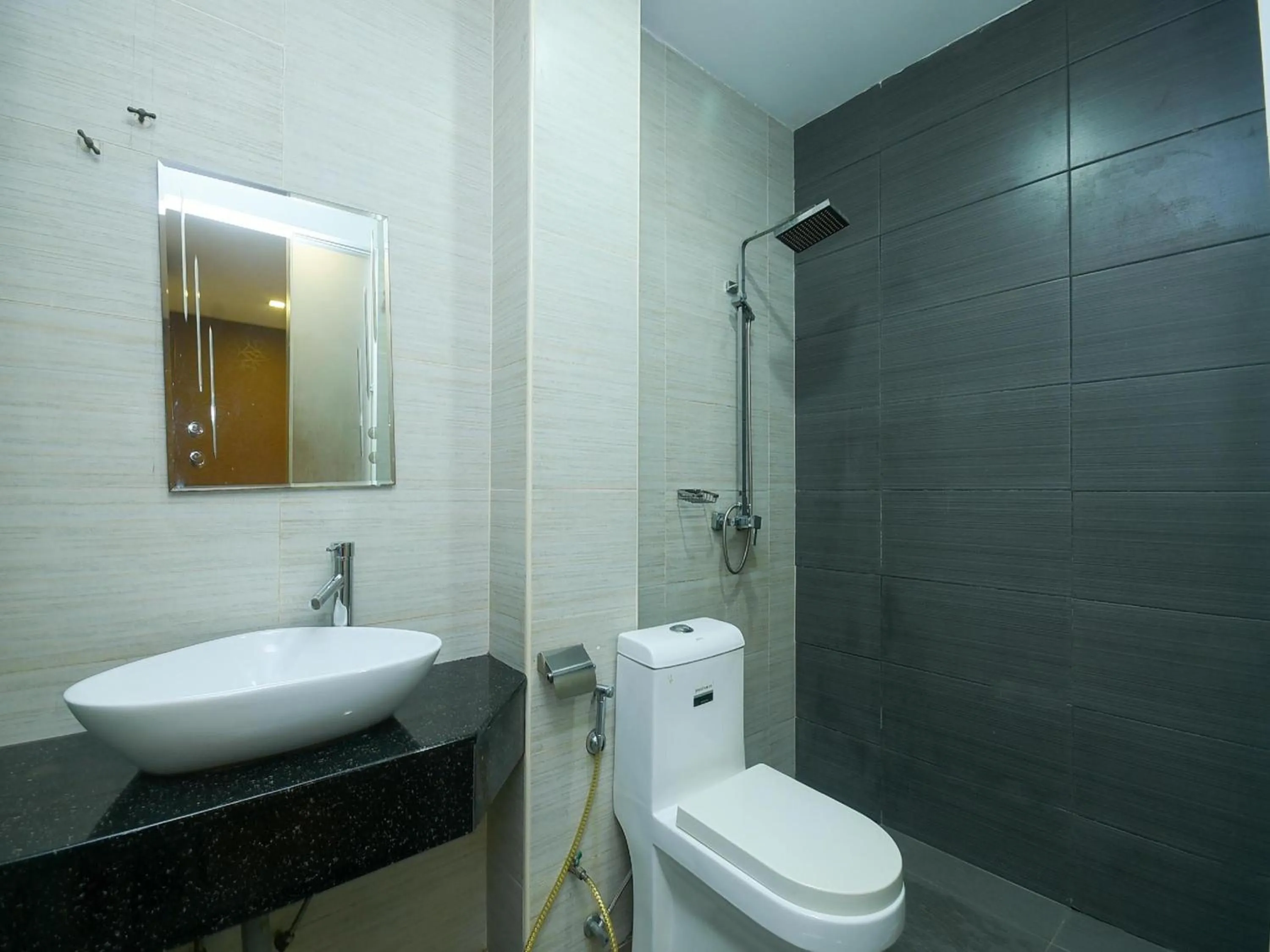 Bathroom in Hotel O agon Inn