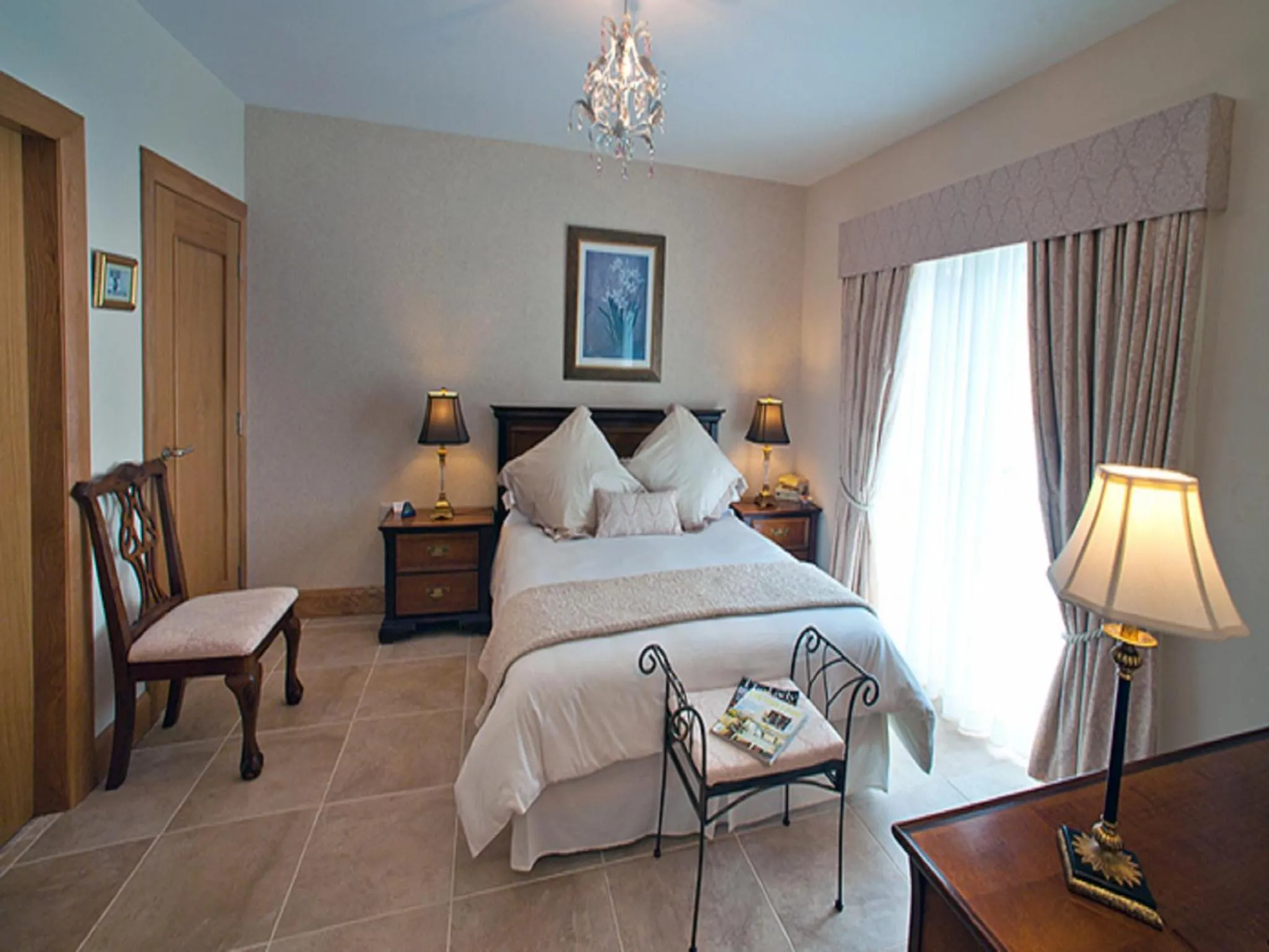 King Room in Crowfield Country House