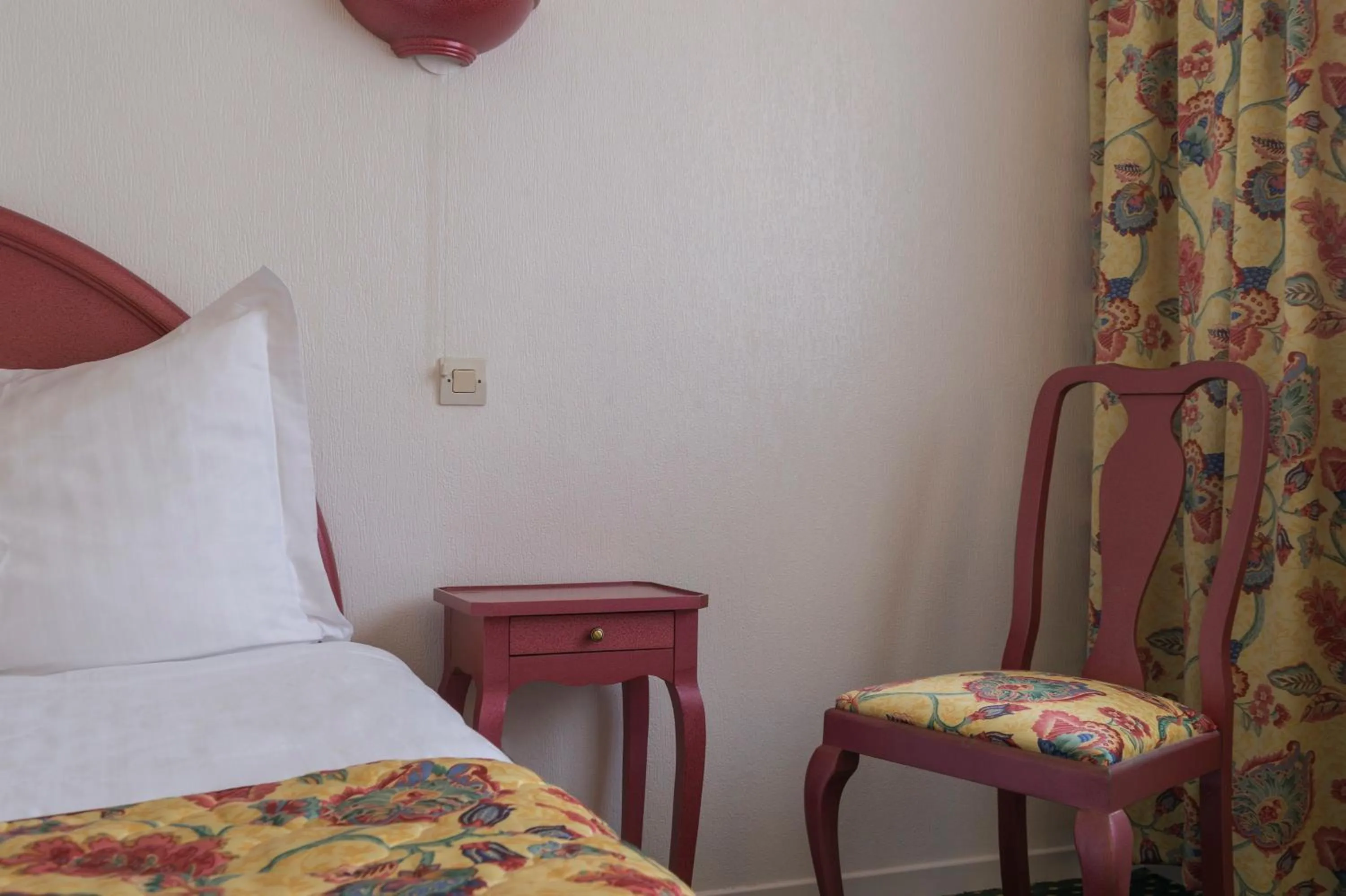 Bed in LOGIS - Belle Hôtel, Lille-Ouest