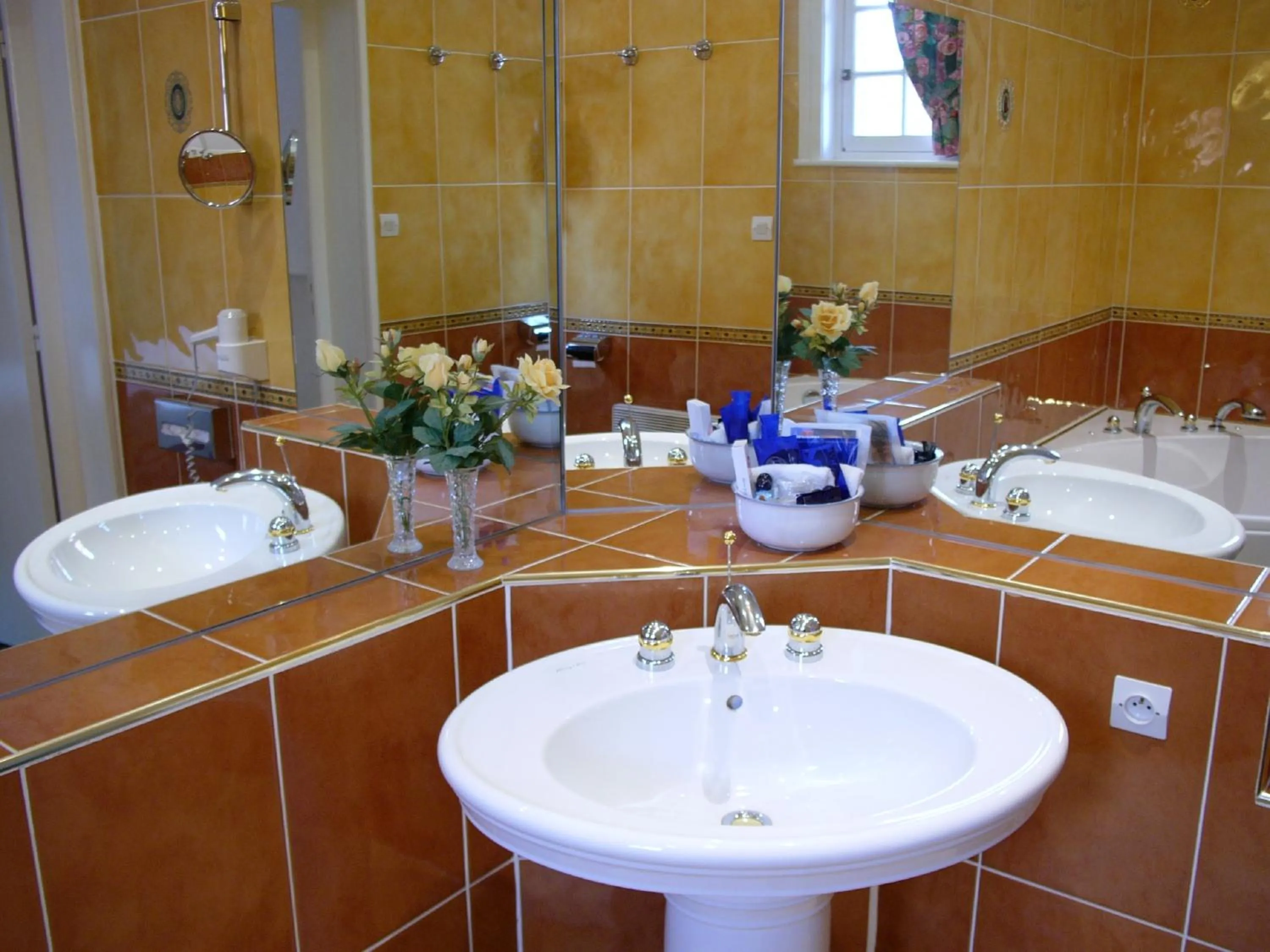 Bathroom in LOGIS - Belle Hôtel, Lille-Ouest