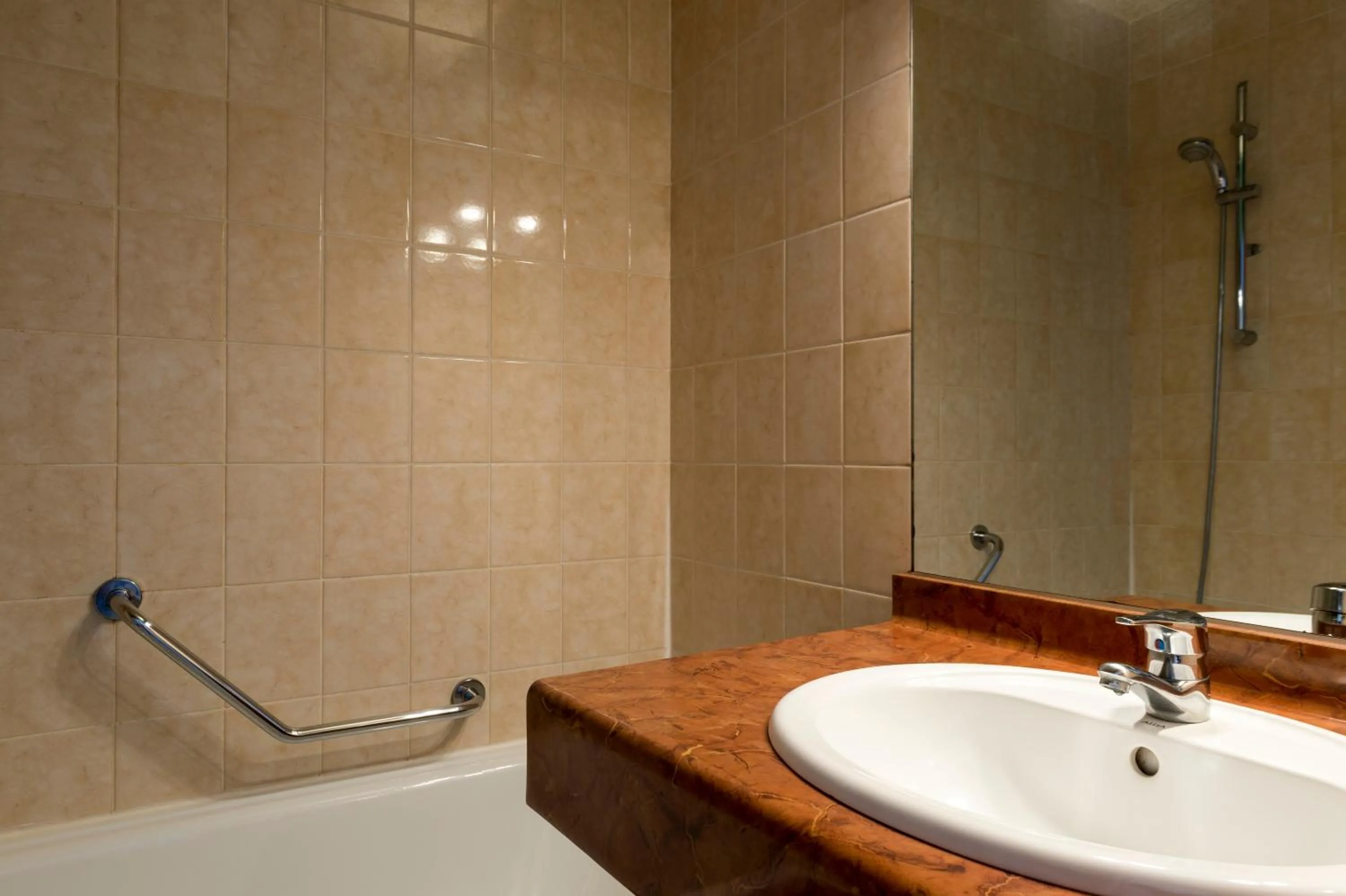 LOGIS - Belle Hôtel, Lille-Ouest